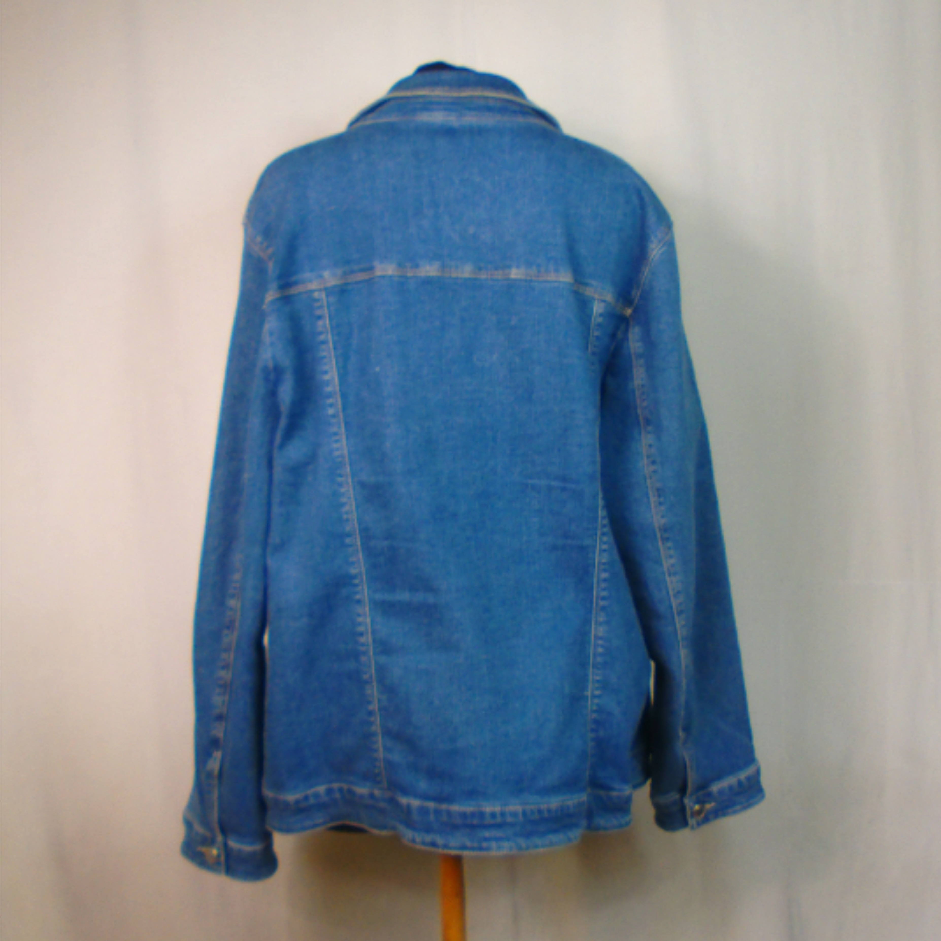 Veste ARMAND THIERY, jean bleu, taille 44 - 46 estimée Très bon état - Vue 3 - 
