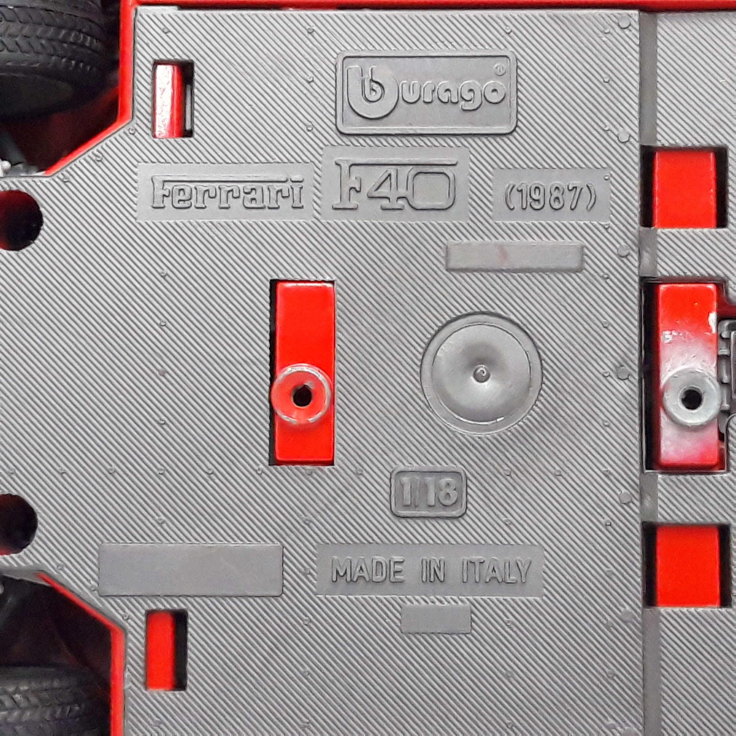 Voiture miniature de Collection, FERRARI F40 (1987) BURAGO Rouge, Ech.1/18. Très bon état - Vue 14 - 