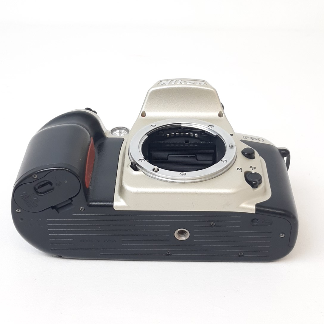 Appareil photo reflex argentique Nikon F60 made in Japon - Photo 8