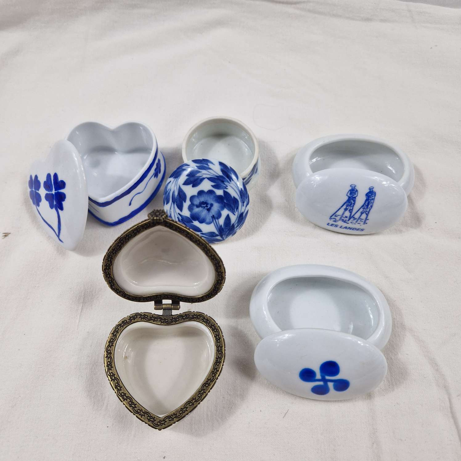 Lot de 5 boîtes en porcelaine - Photo 1