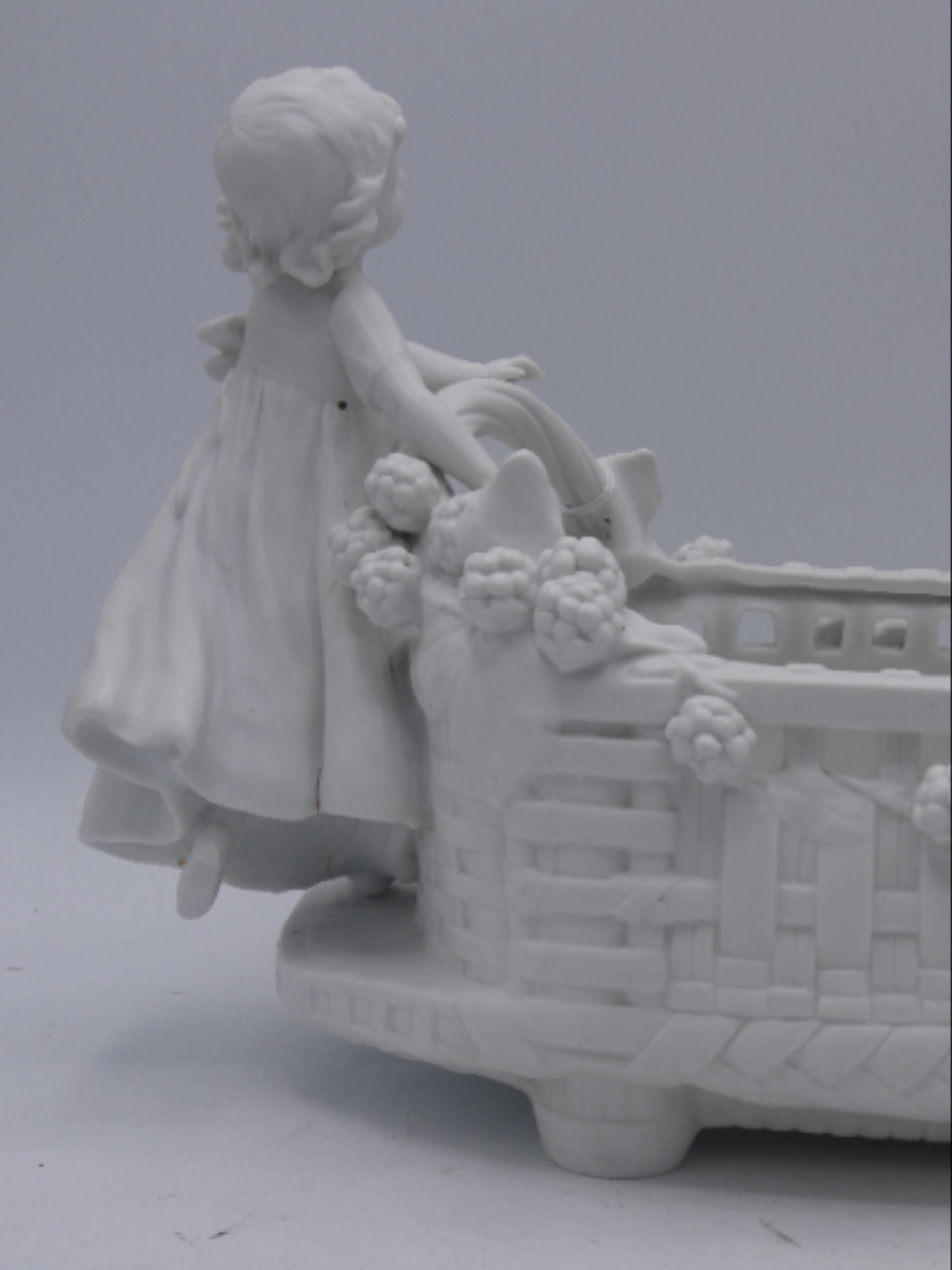 Jardinière vintage en biscuit blanc - 2 fillettes - Photo 2