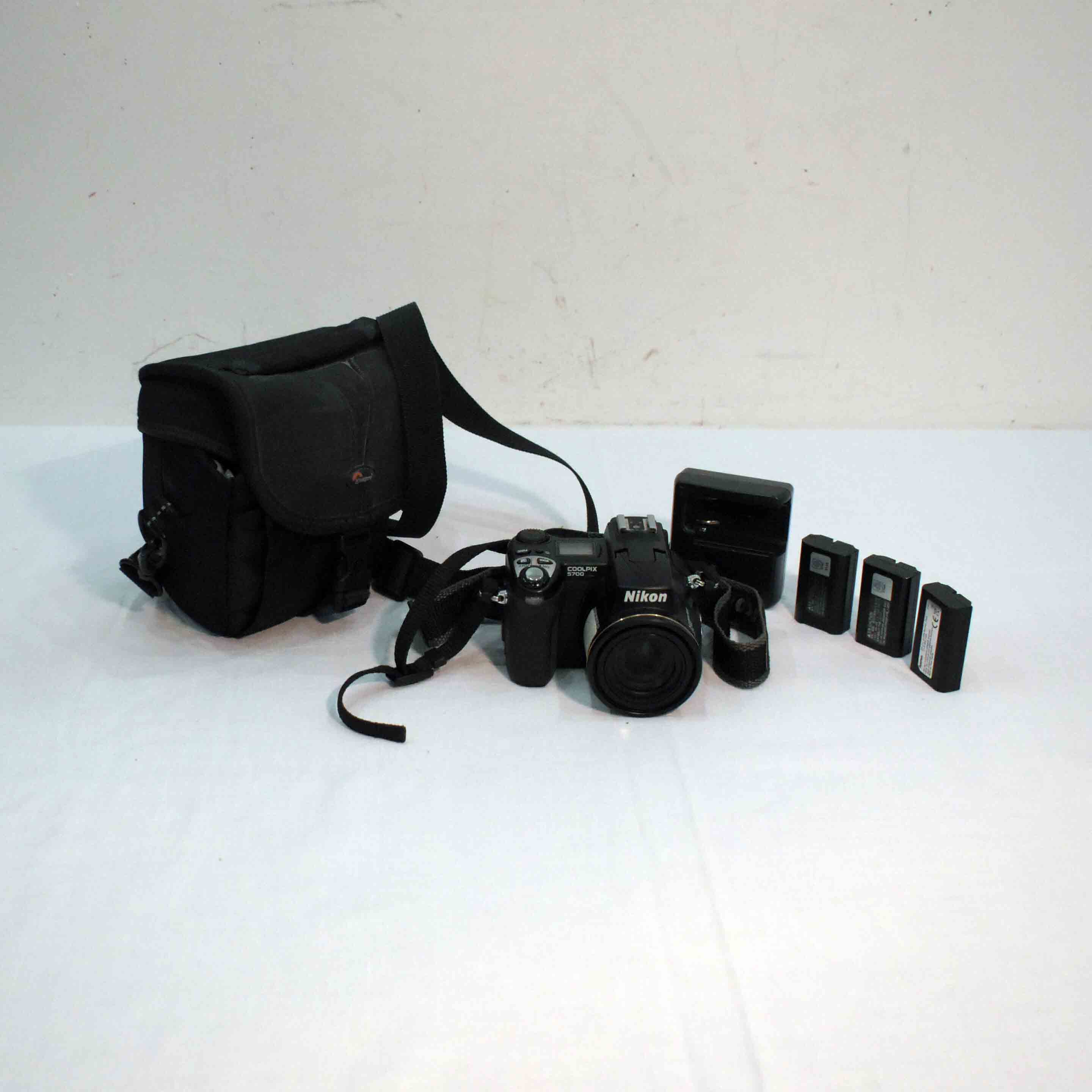 Nikon™ Coolpix 5700 - Appareil Photo Bridge Numérique - Photo 1