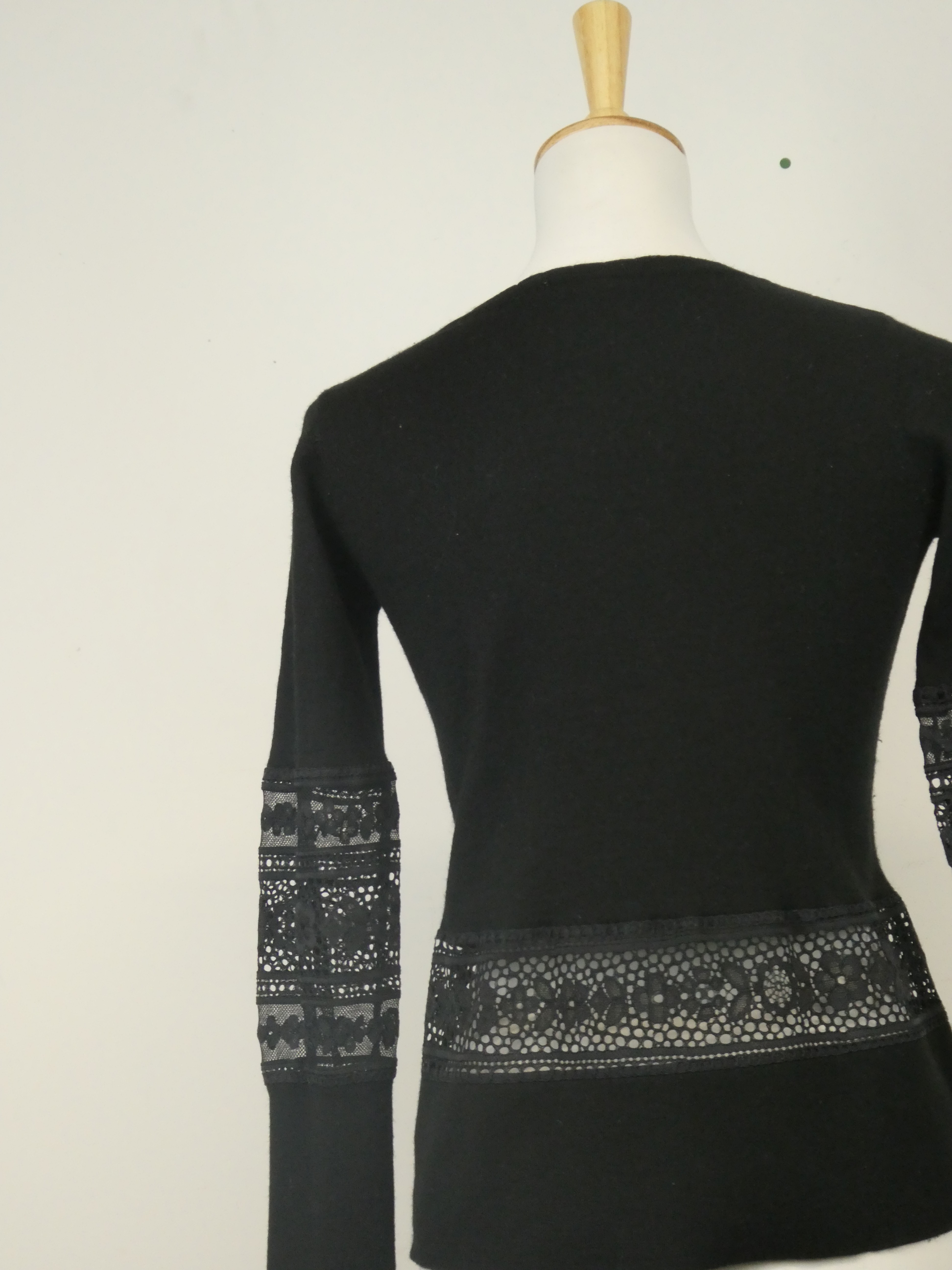 Claudie Pierlot t-shirt manches longues dentelle encolure V - Taille S/1 - Photo 4
