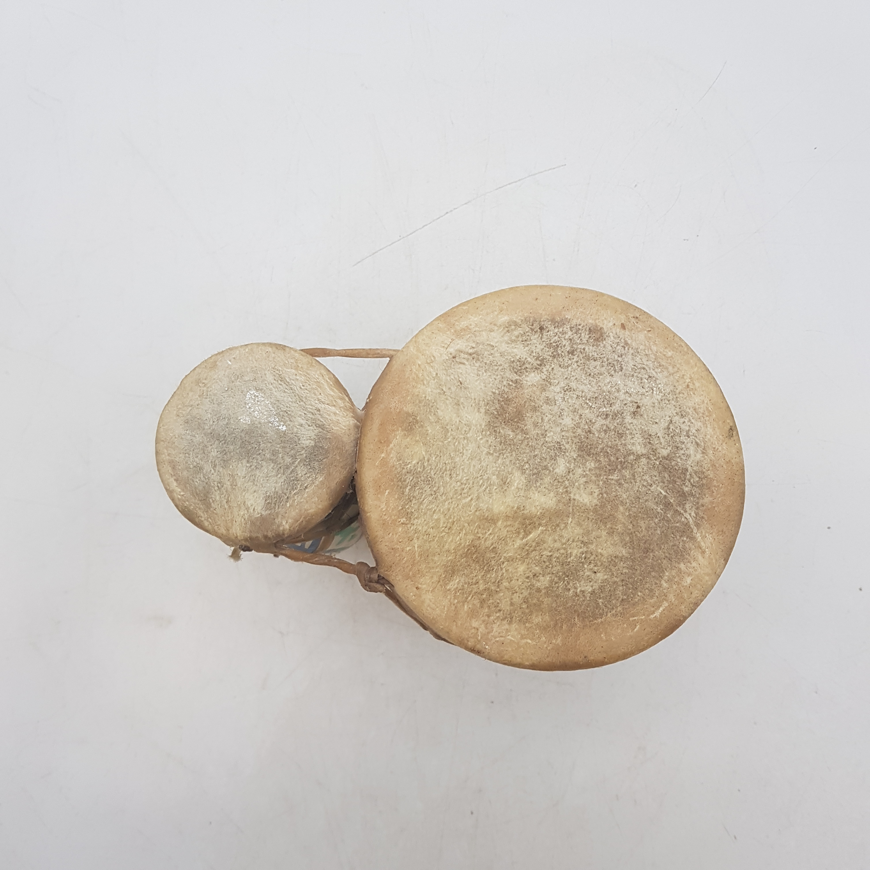 Voir photo 4 de Tambours artisanaux décoratifs en terre cuite peinte à la main Tambours artisanaux décoratifs en terre cuite peinte à la main - Vue 4 -