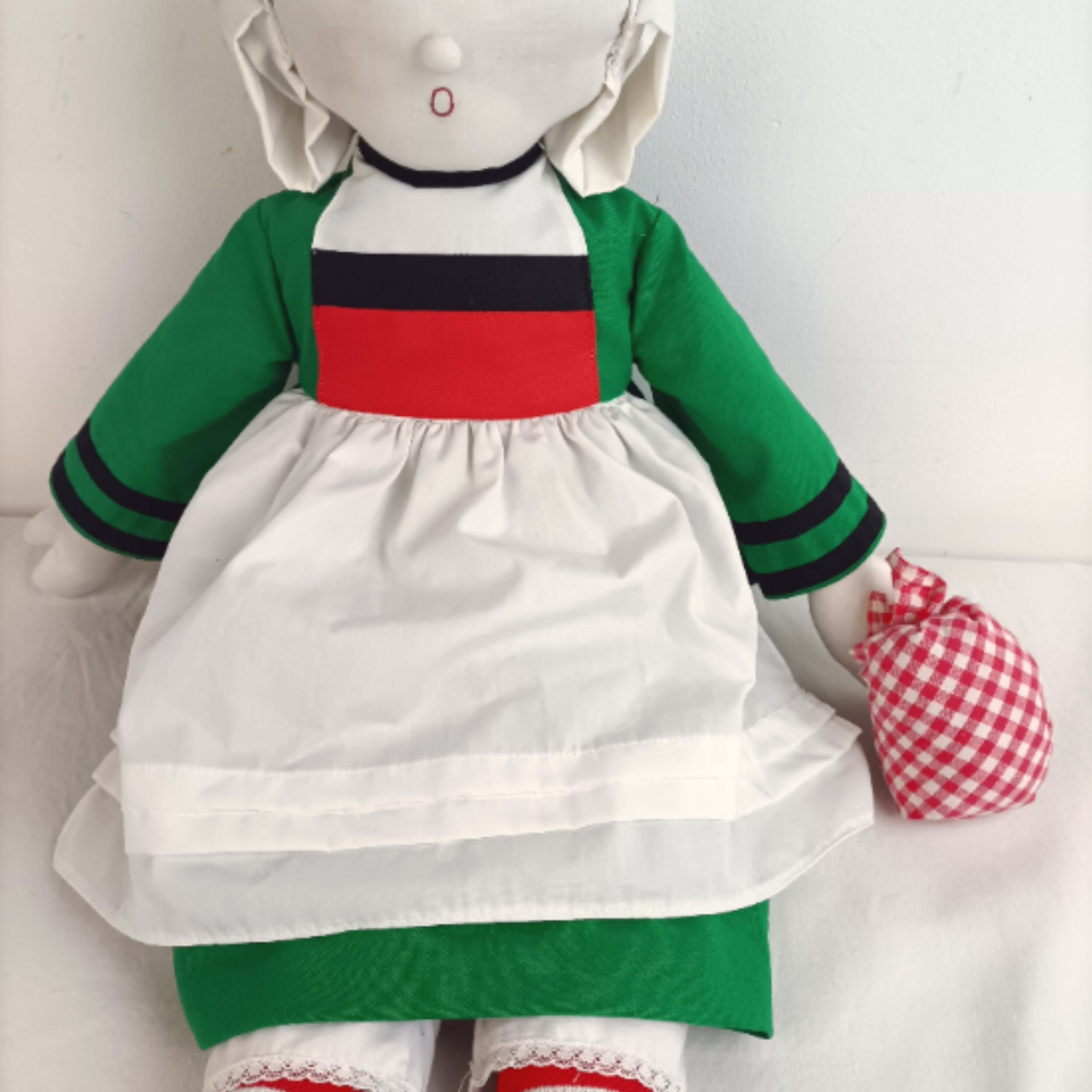 Poupée Ancienne Bécassine – Porcelaine Et Tissu, Vintage (occasion)