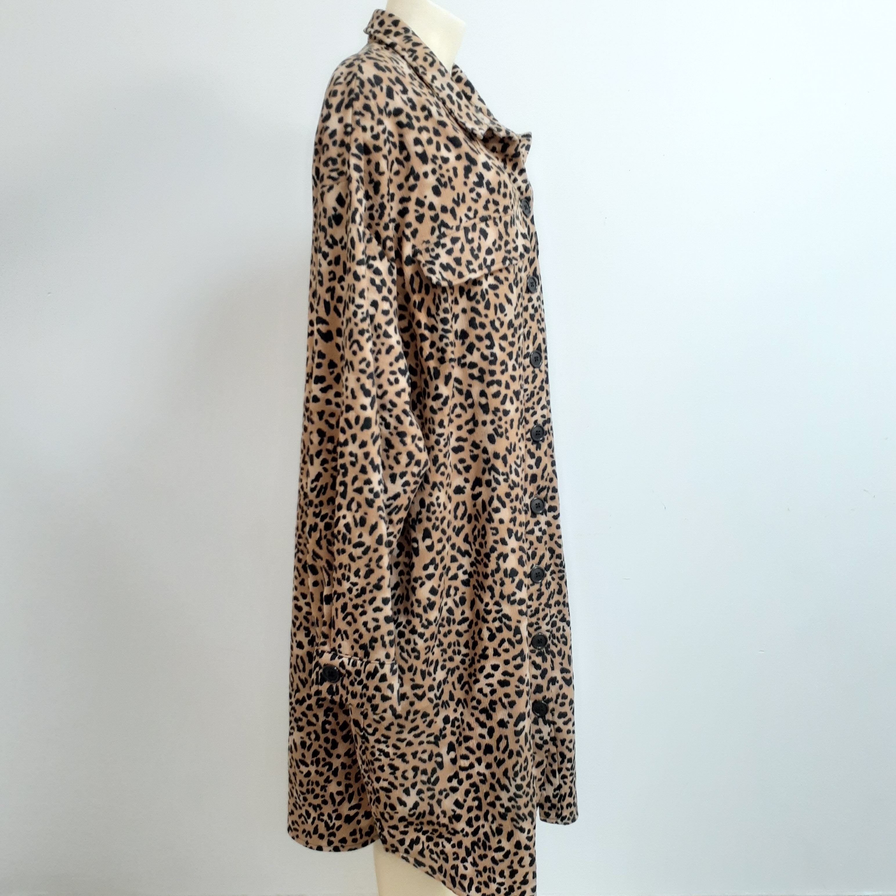 Robe à motif léopard doublée en polaire 58-60 Comme neuf - Vue 5 - 