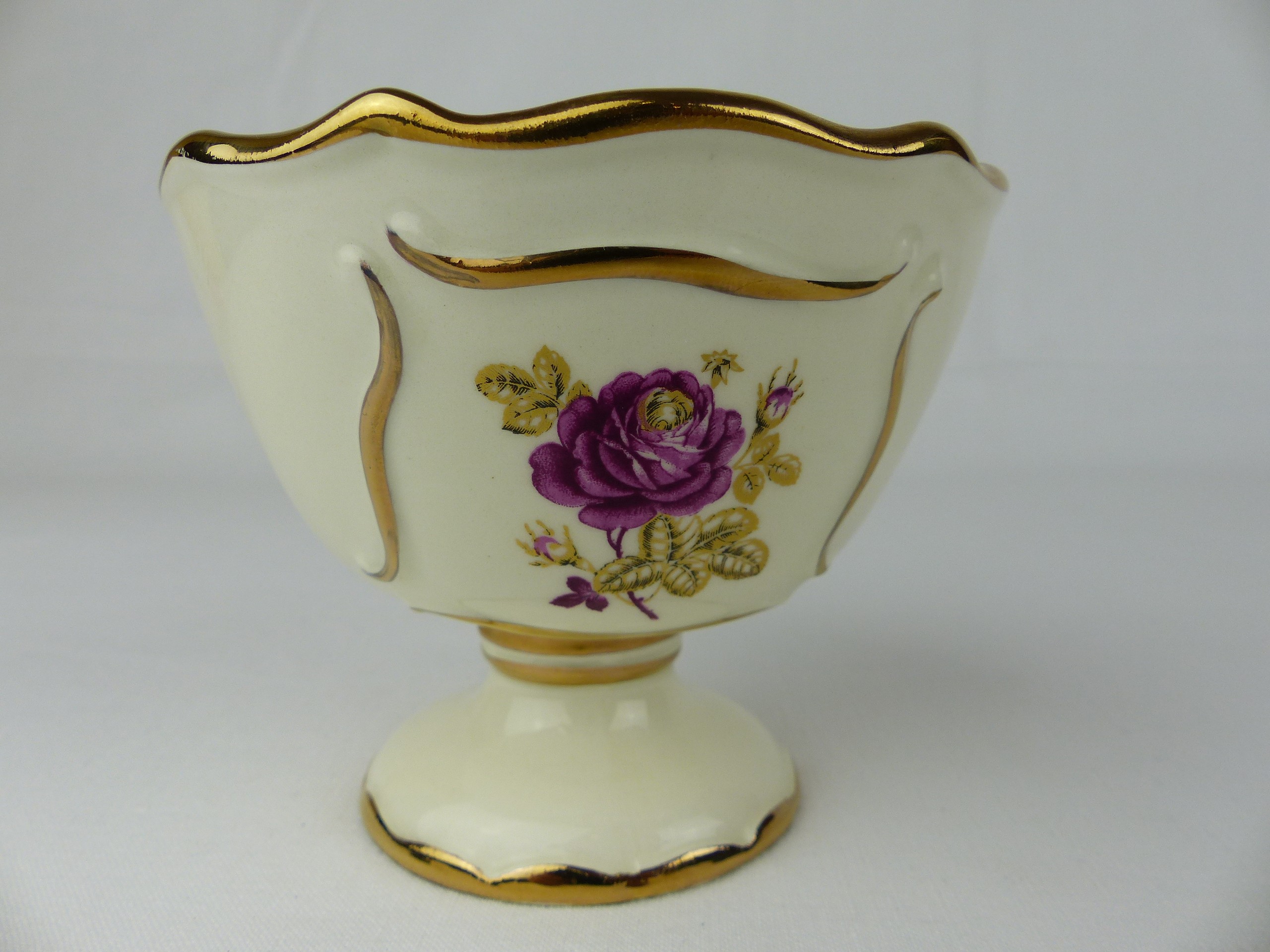 Coupelle Cerart Monaco, Rare Porcelaine Vintage, 9 cm Très bon état -  reconditionné disponible sur Label Emmaüs