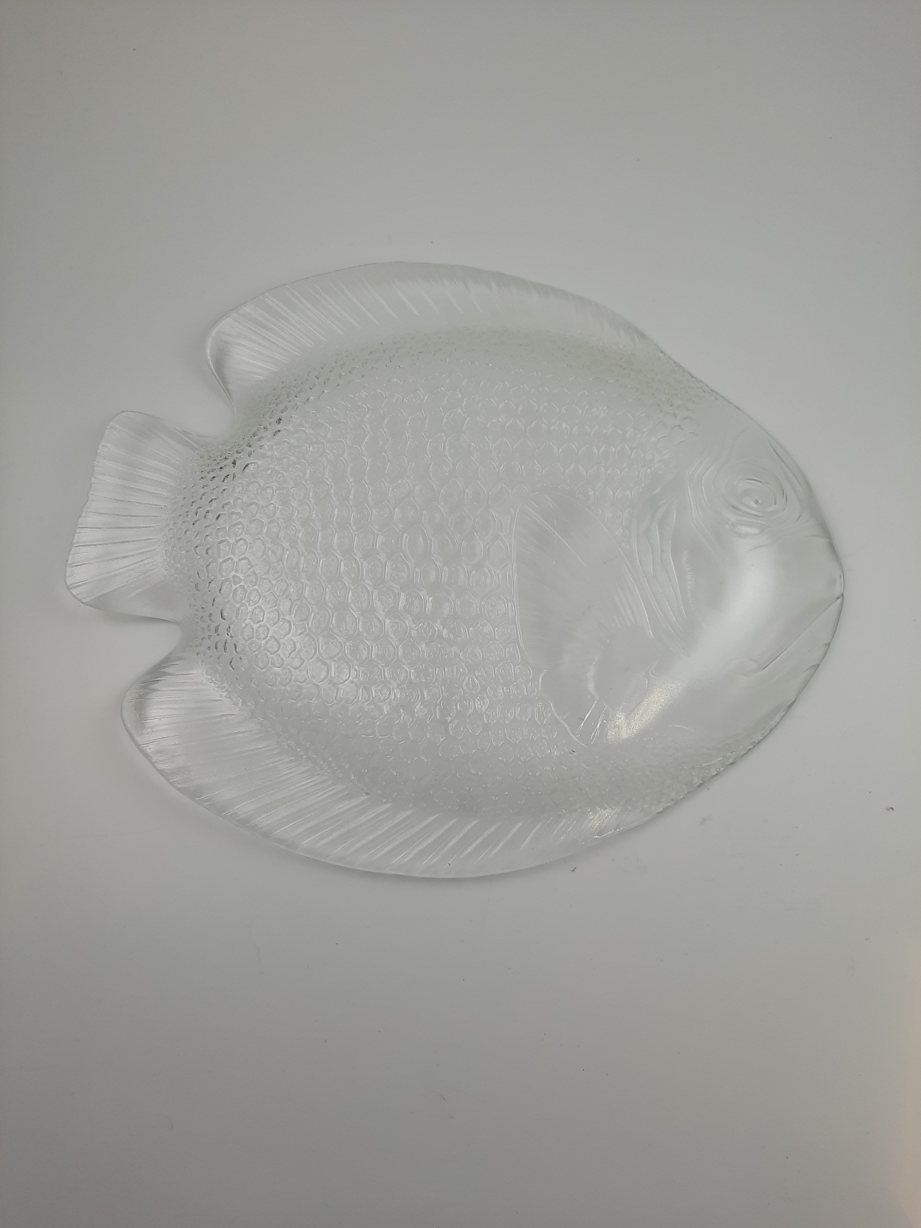 Plat de service et 7 assiettes forme poisson ARCOROC Très bon état - Vue 3 - 