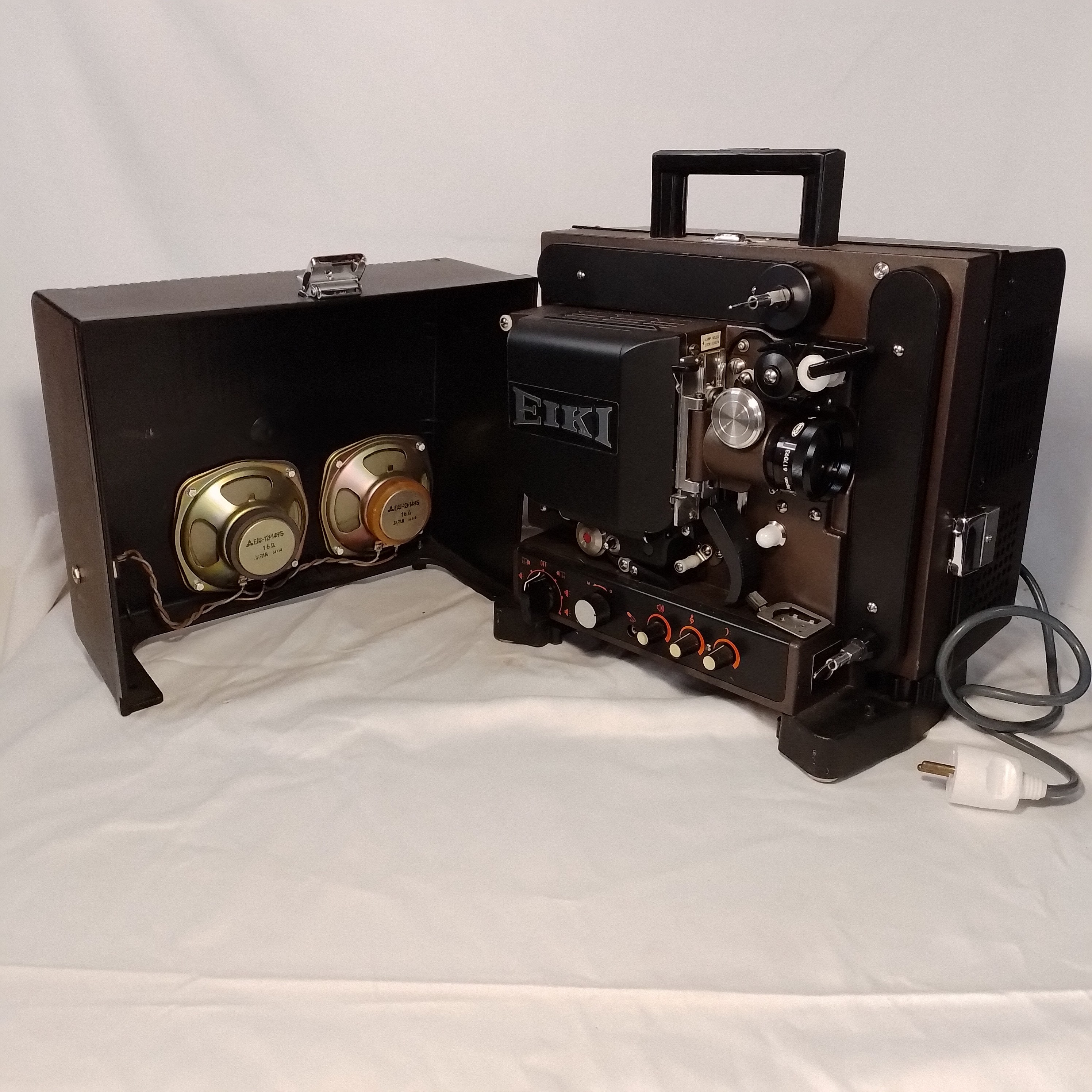 Projecteurs Sonores 16mm NT 2 de EIKI - Bon état - Photo 2