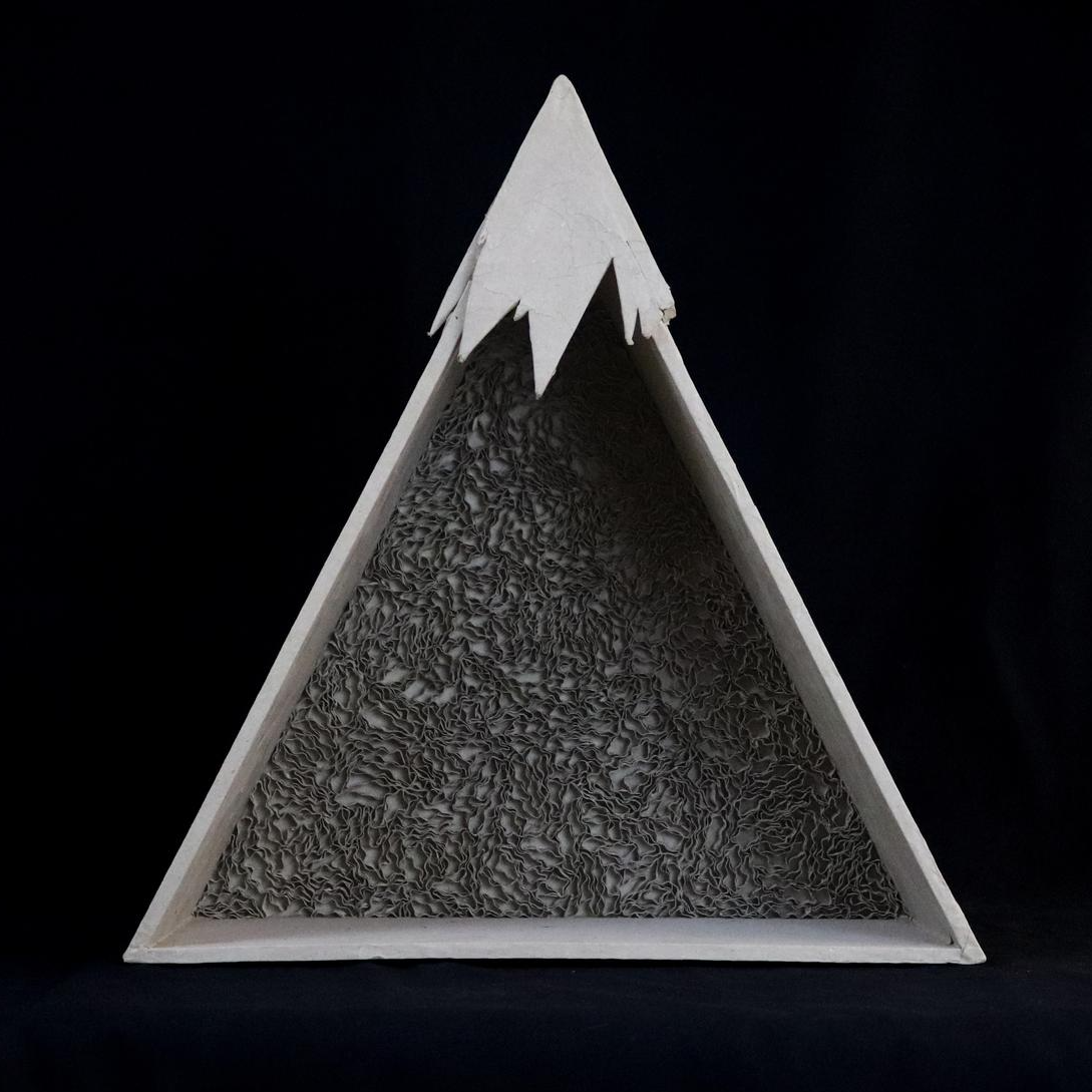 Etagère murale "Montagne" en carton habillé de papier recyclé naturel - TRËMA - Comme neuf sur Label Emmaüs