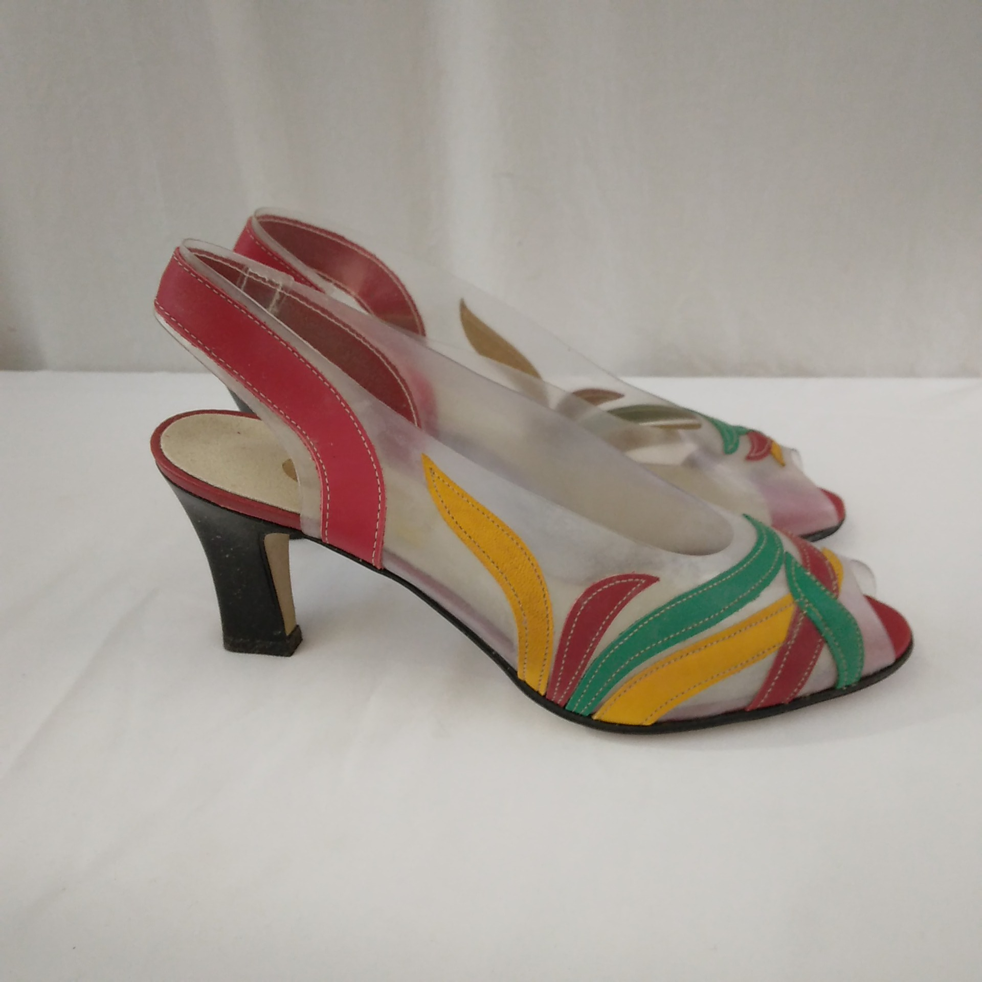 Voir photo 2 de Chaussures à talon multicolores, Rifle, Christian chaussures - 37 1/2 Chaussures à talon multicolores, Rifle, Christian chaussures - 37 1/2 Très bon état - Vue 2 -