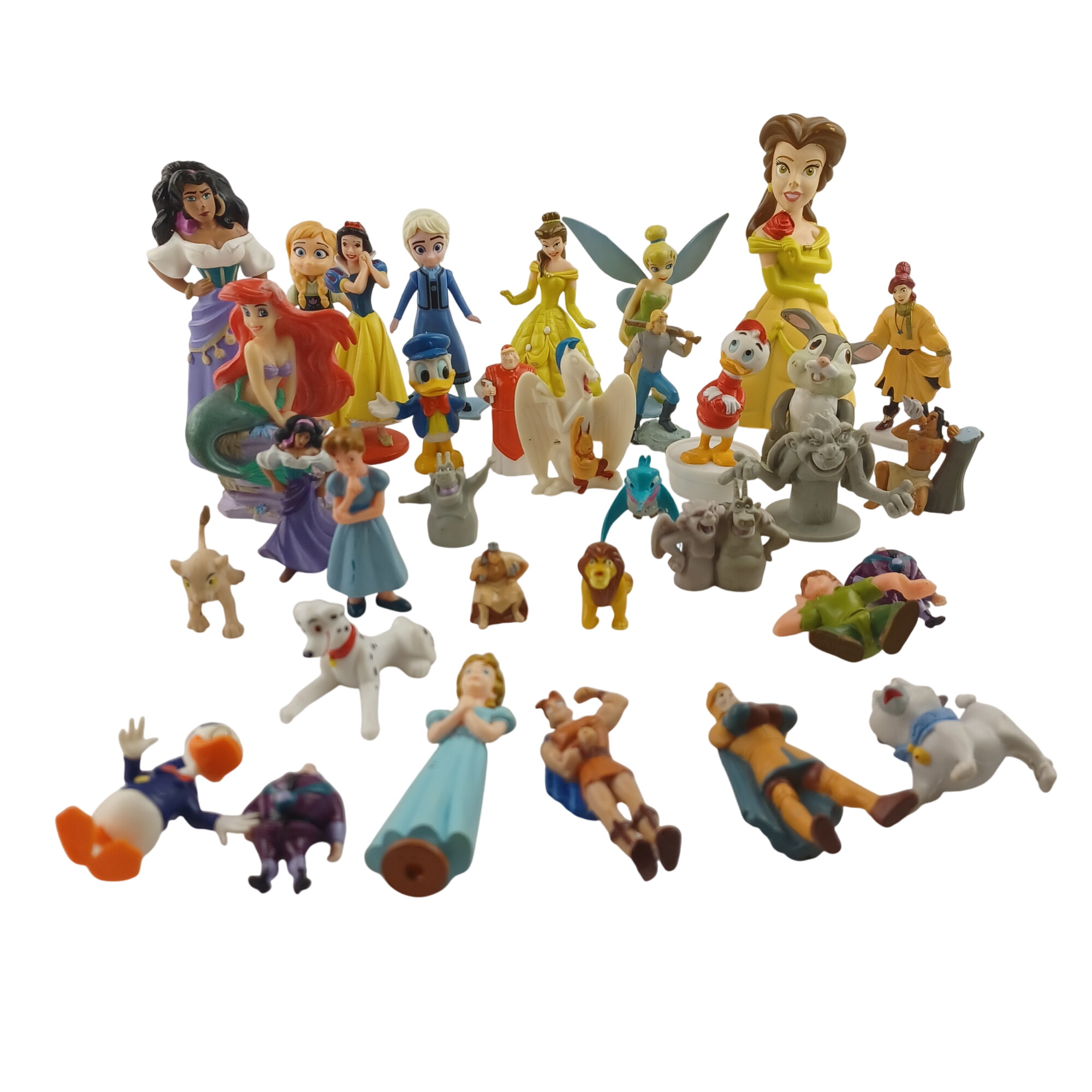 Lot de 34 figurines Disney (La belle et la Bête, Hercules, La reine des Neiges, Picsou, Notre dame de Paris, Peter Pan, La petite sirène, les 101 Dalmatiens, Pocahontas, Le Roi Lion, Anastasia, Blanche Neige et Bambi) Très bon état -  reconditionné disponible sur Label Emmaüs