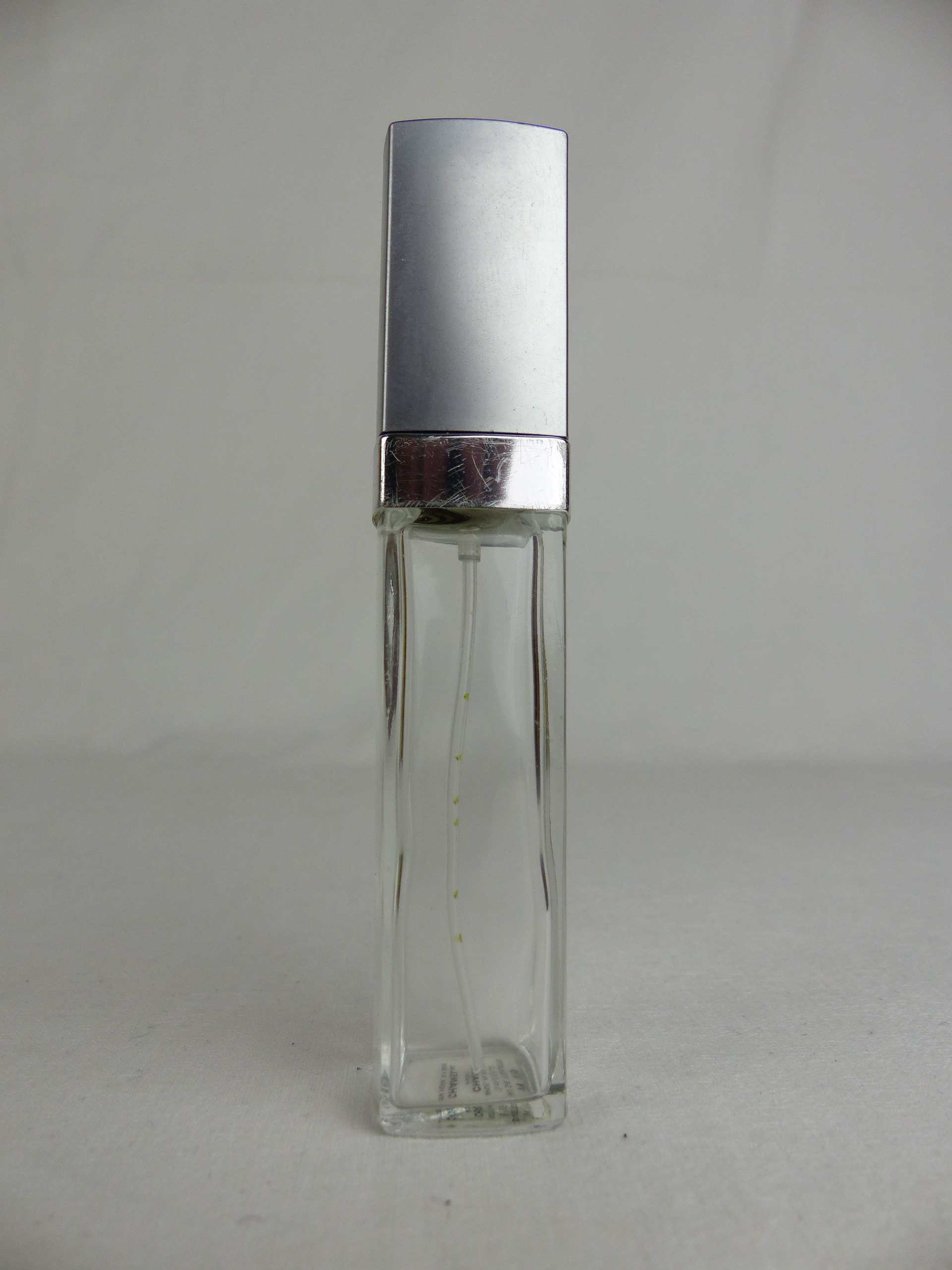 Gros lot de flacons de parfum vides ( Givenchy, Guerlain, Hermes, Dior..) - État correct - Photo 6