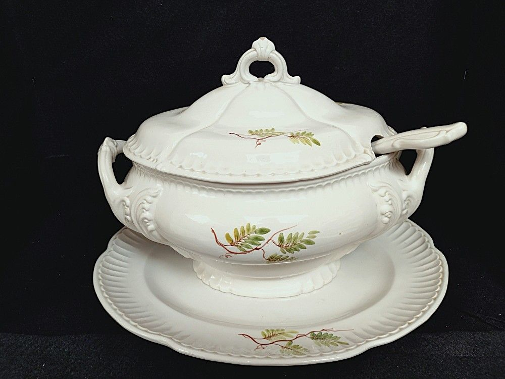 Soupière en céramique italienne à décor floral, avec sa cuillère et son dessous de plat. - Photo 1