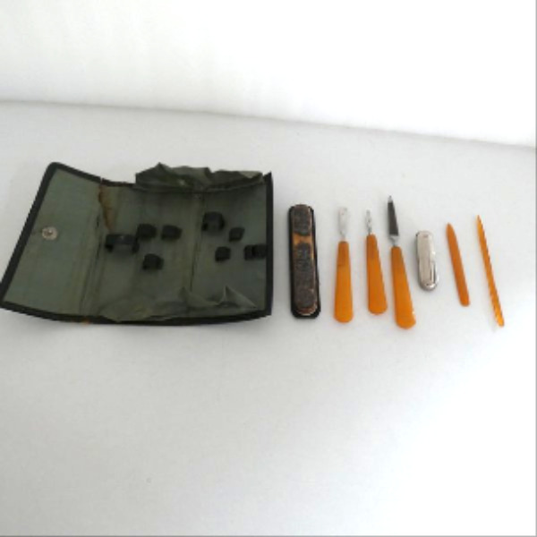 Ancienne trousse de manucure - 7 accessoires - Photo 1