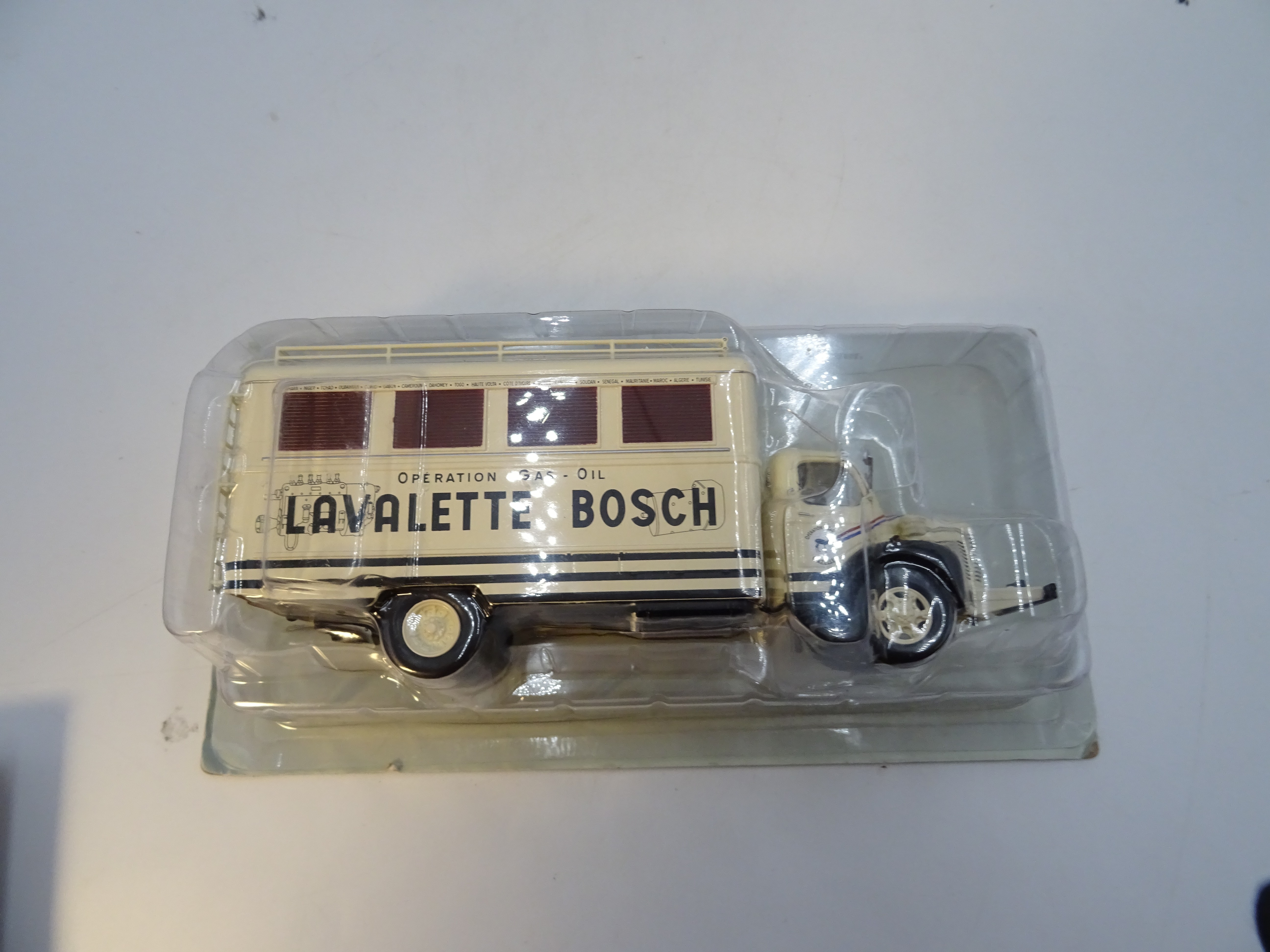 Voir photo 6 de Miniature de camion "BERLIET" collection Hachette. Miniature de camion "BERLIET" collection Hachette. Comme neuf - Vue 6 -