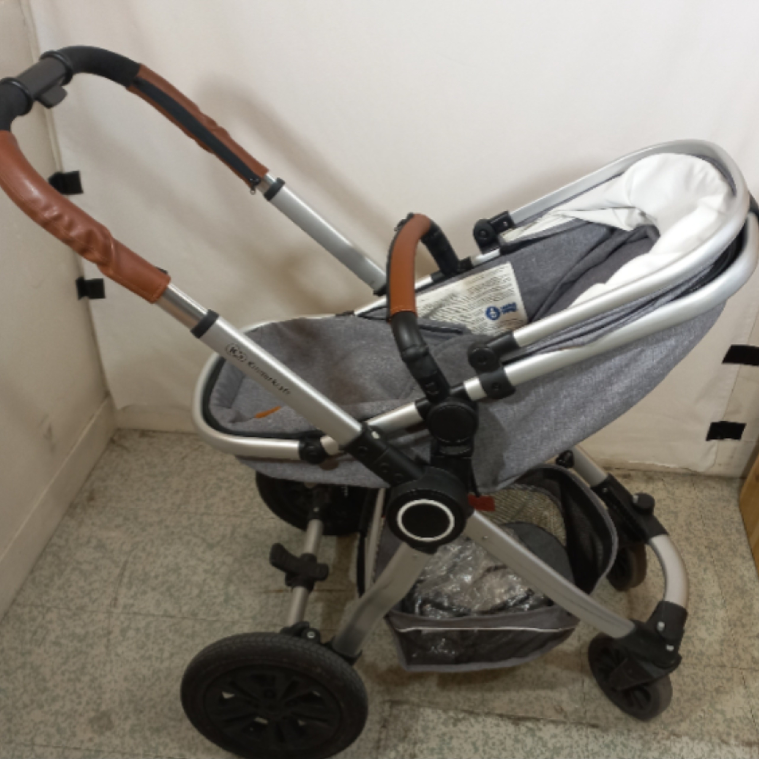 Voir photo 3 de Poussette KINDERKRAFT grise Poussette KINDERKRAFT grise - Vue 3 -