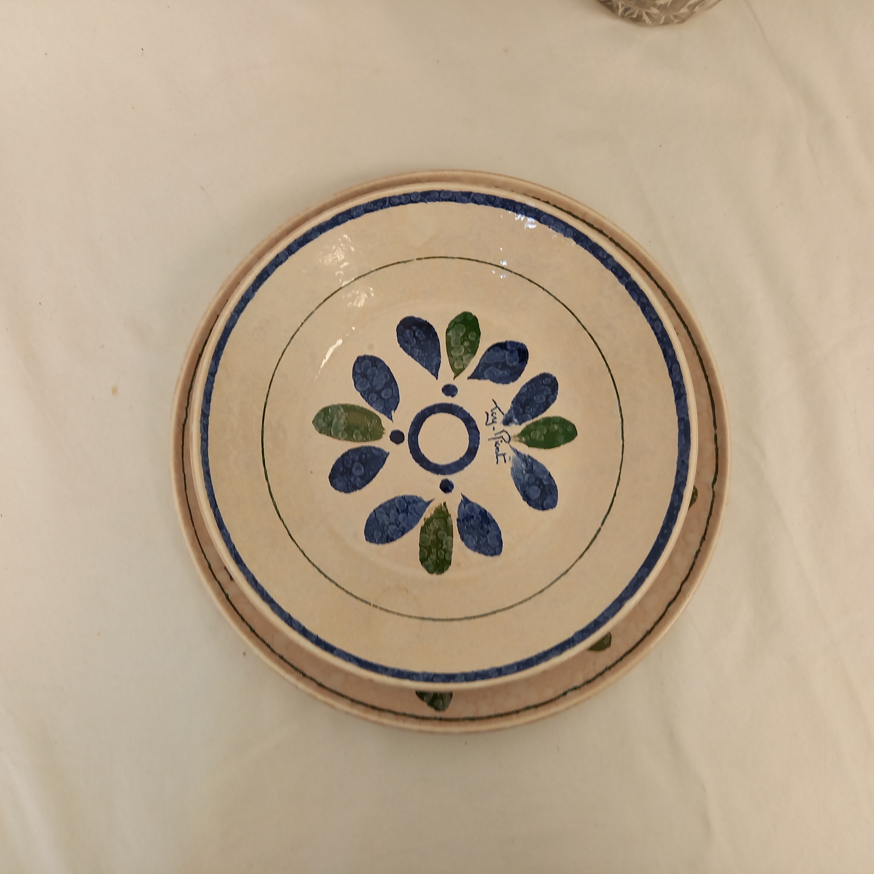 Deux assiettes en céramique signée Toy-Riont de Salins France - Bon état - Photo 10