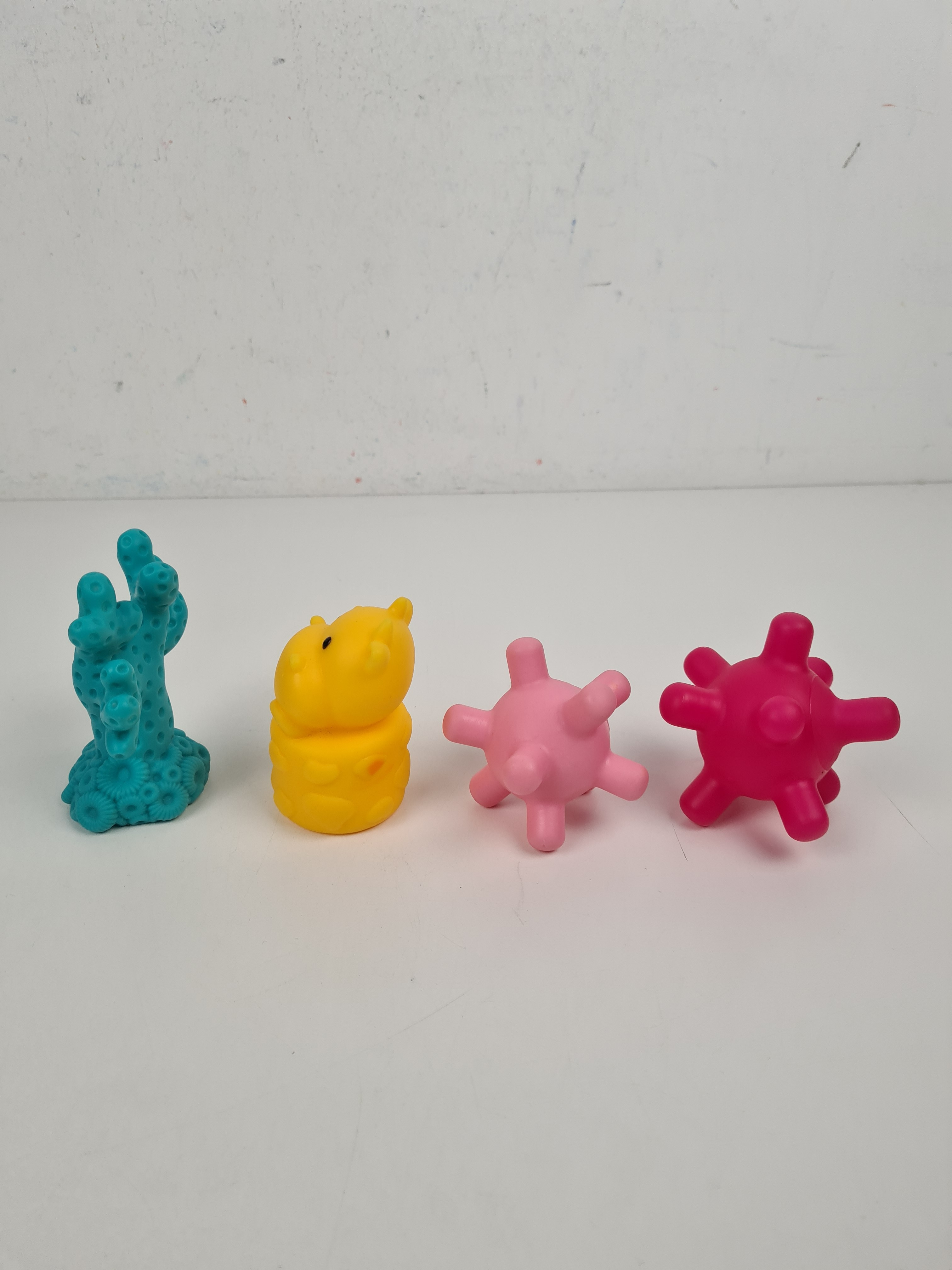Jouet d'éveil - Lot de 4 petites balles sensorielles - 6 mois + - Photo 3