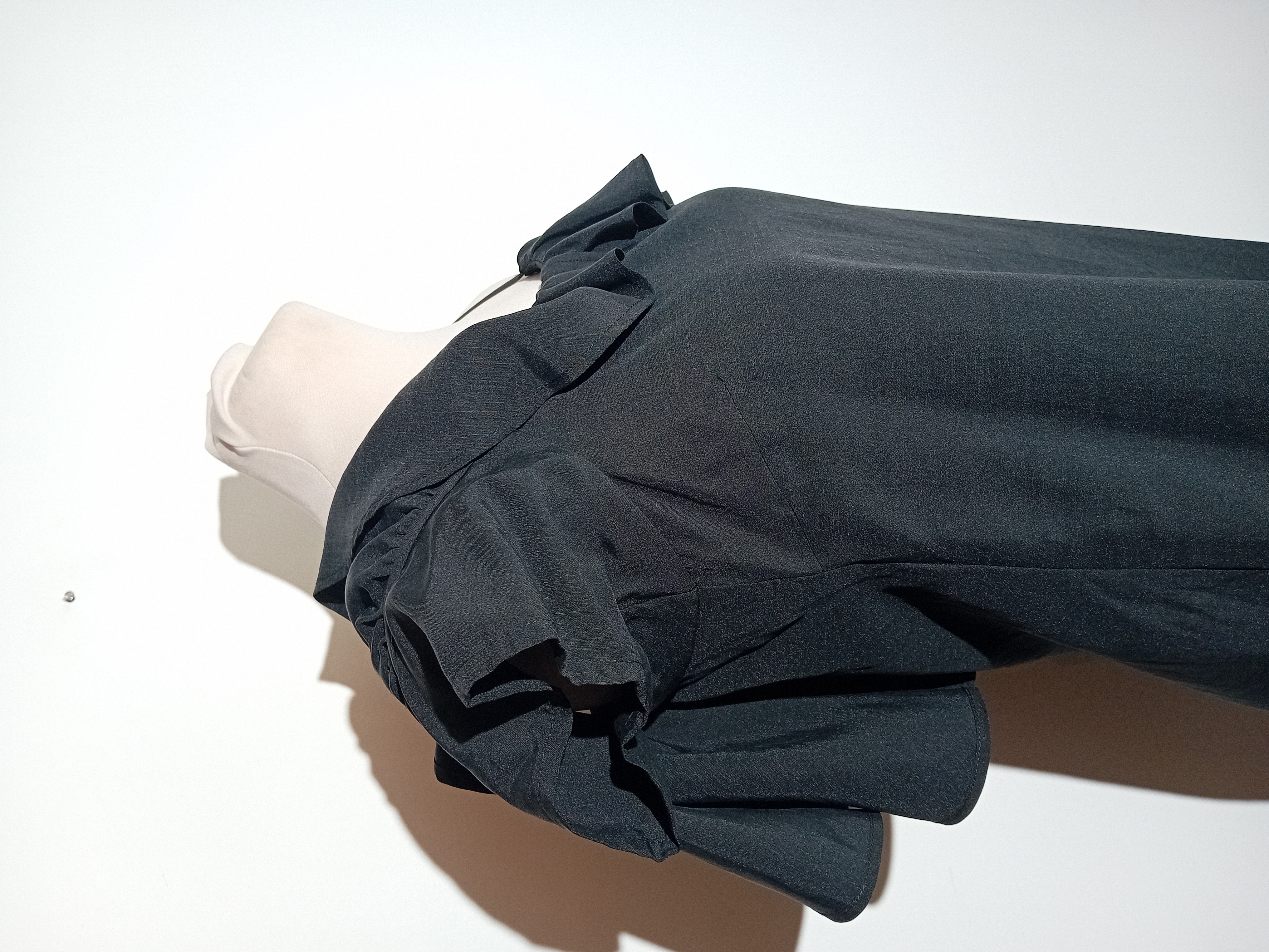Robe Noire Sisley Épaules Dénudées Volants Taille S 36 (T4595)  - Vue 5 - 
