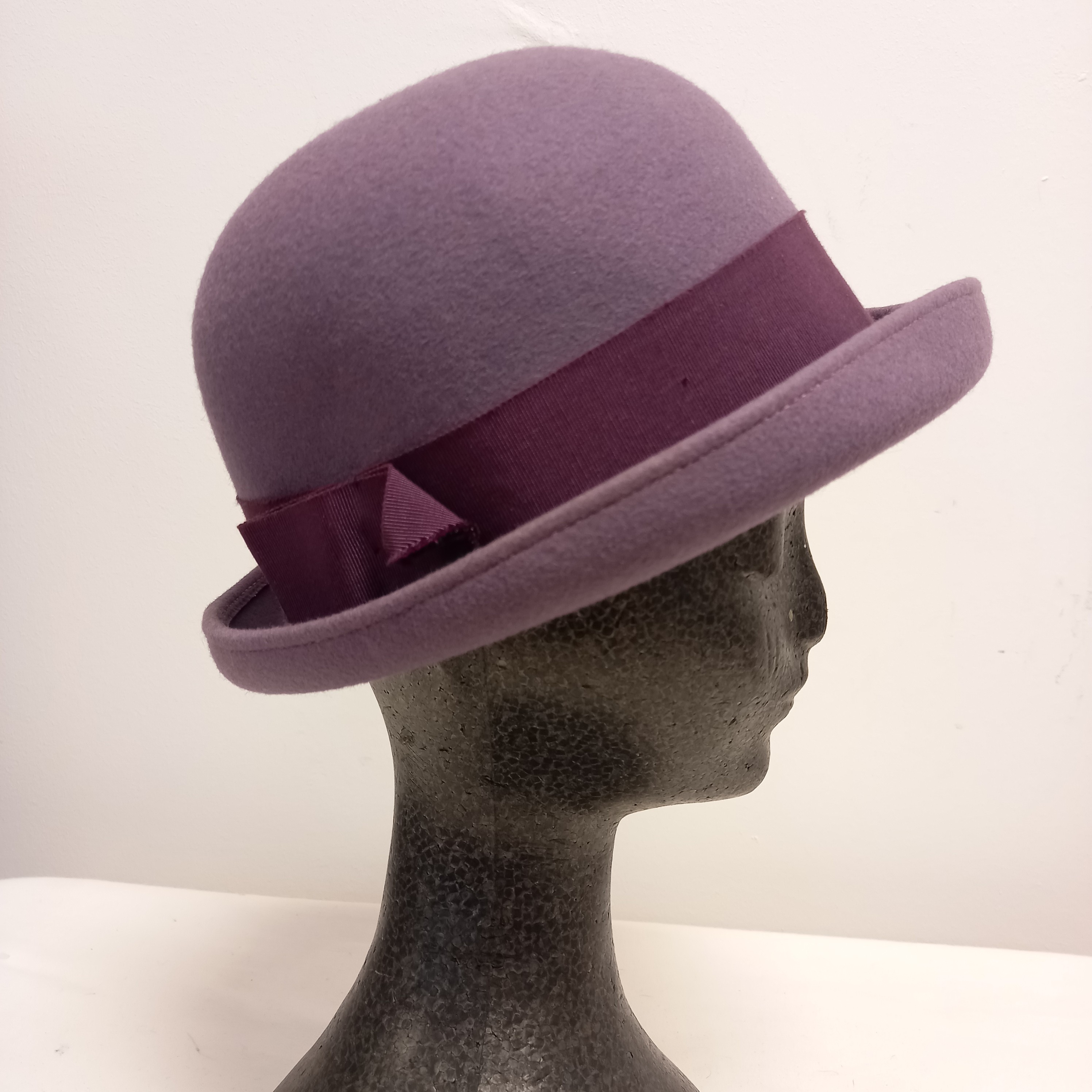 Voir photo 4 de Chapeau violine tour de tête 54 cm Chapeau violine tour de tête 54 cm Très bon état - Vue 4 -