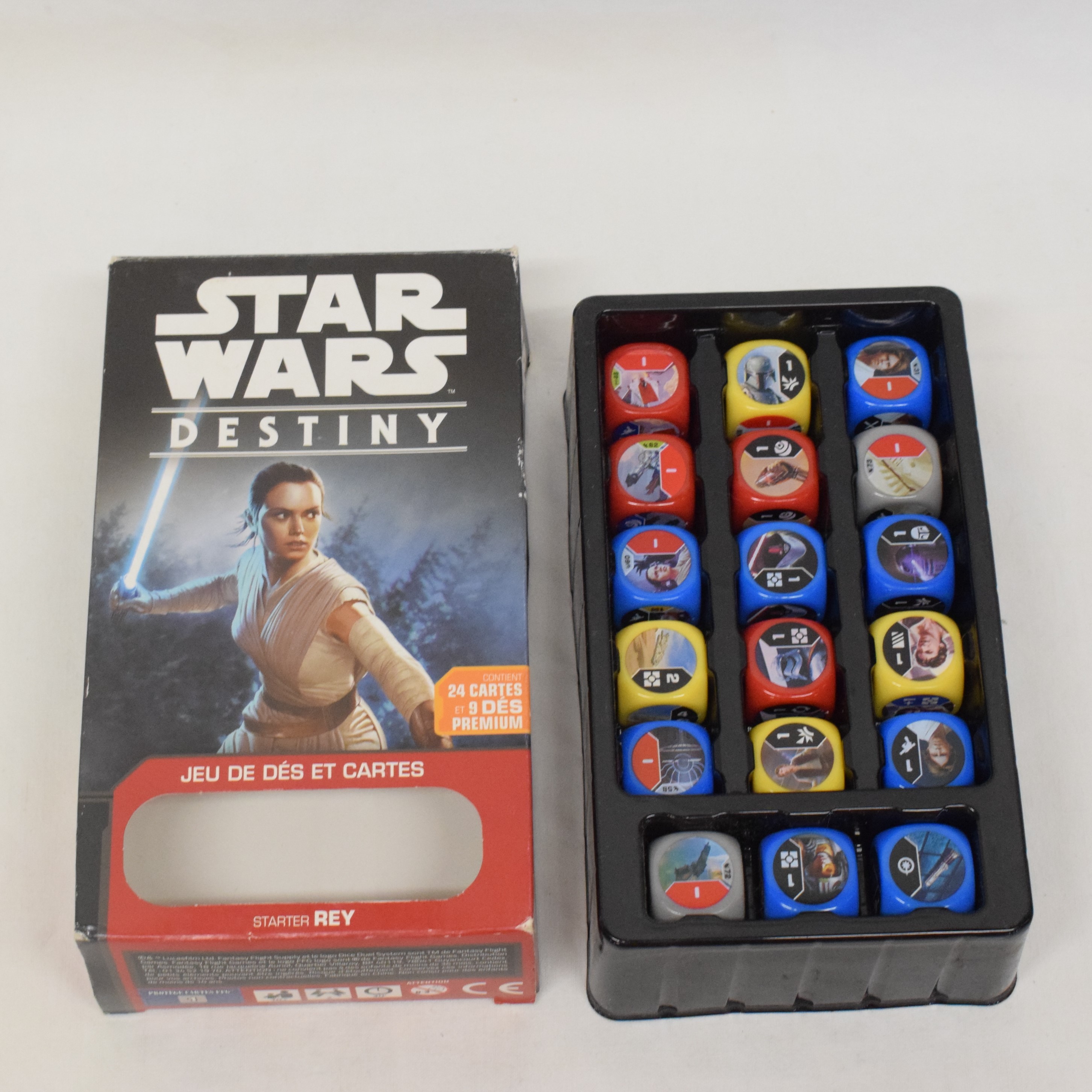 Lot Star War Destiny avec deux boites de 18 dés un étui de transport et 68 cartes de jeux État correct - Vue 3 - 