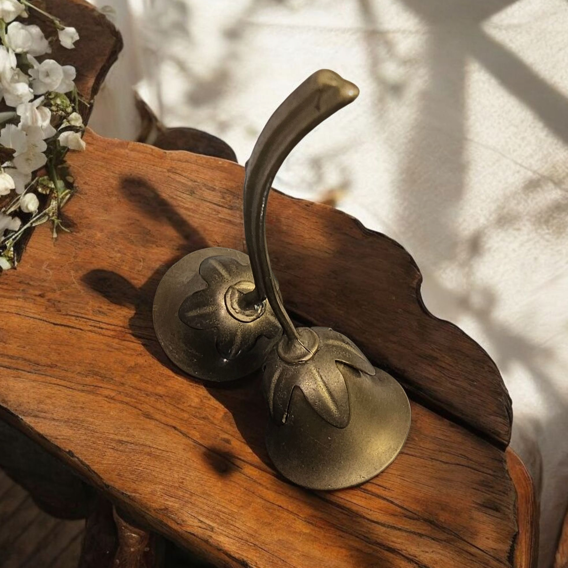 Ancienne cloche double Art-Déco en laiton - Photo 4