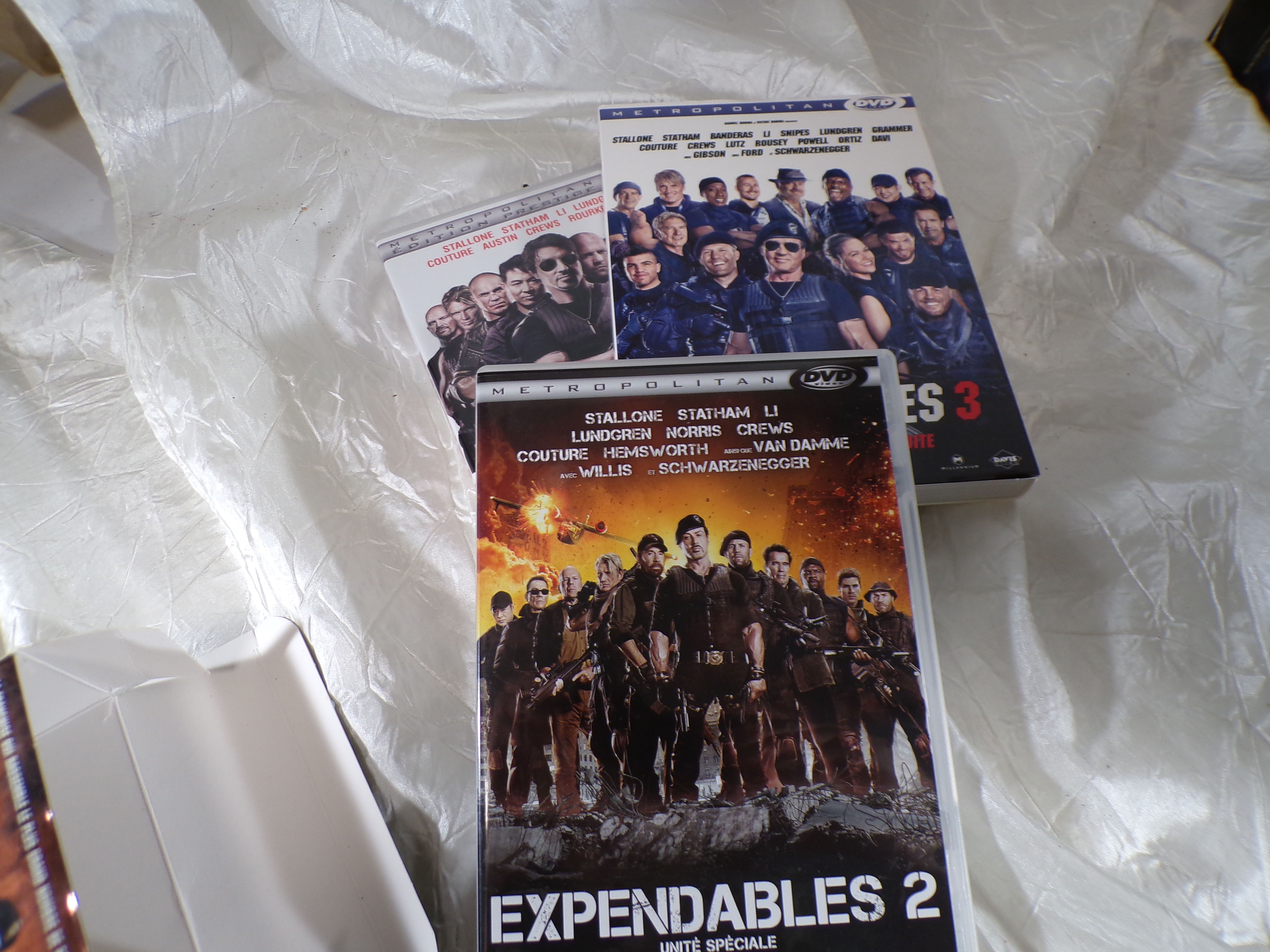 Voir photo 4 de Coffret DVD "la Trilogie Expendables" Coffret DVD "la Trilogie Expendables" Très bon état - Vue 4 -