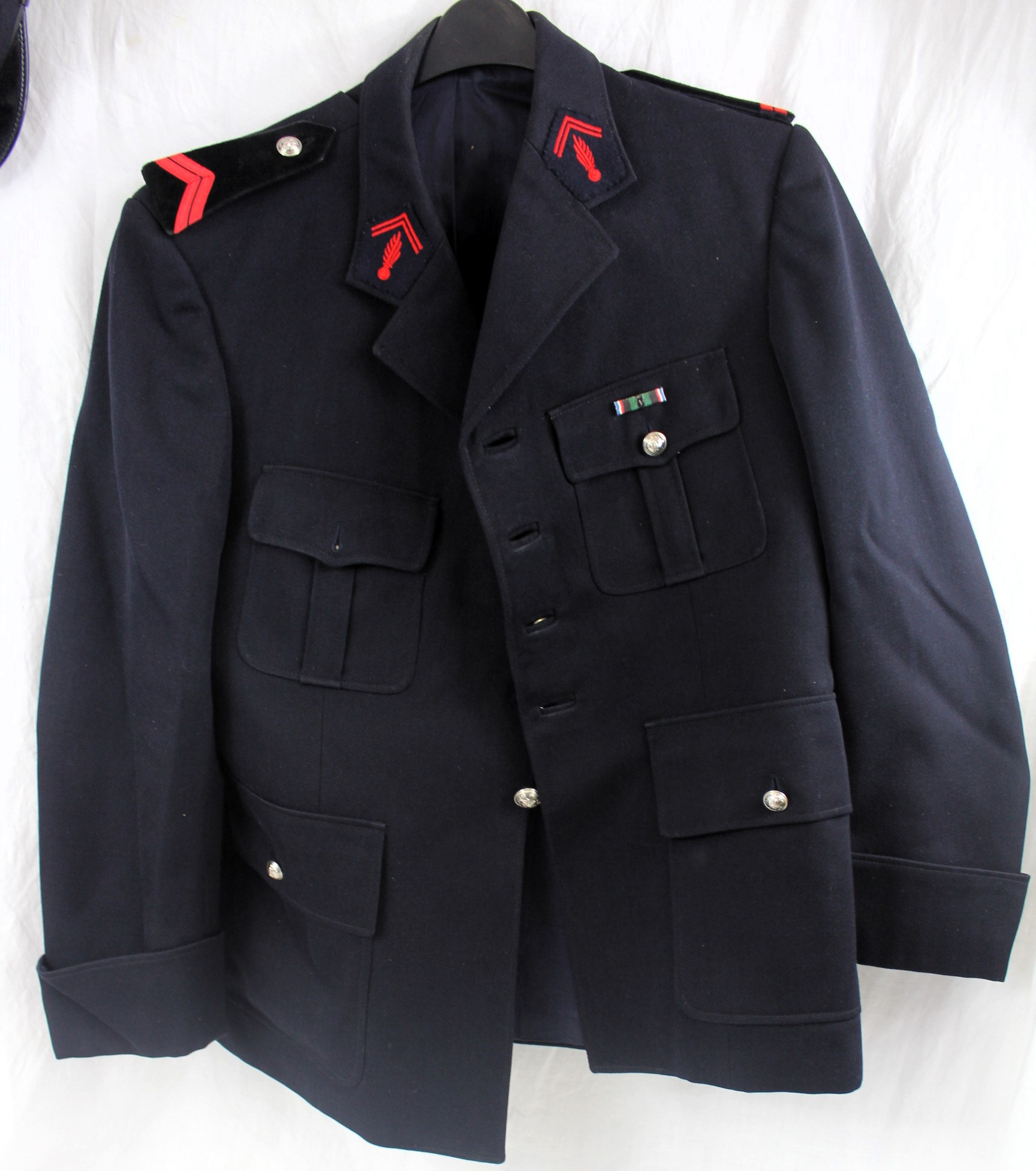 Voir photo 2 de Uniforme Cérémonie - Sapeur Pompier Uniforme Cérémonie - Sapeur Pompier Très bon état - Vue 2 -