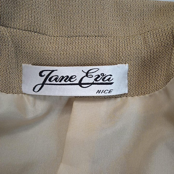 Voir photo 8 de Blazer avec jupe " JANE EVA " taille 44 Blazer avec jupe " JANE EVA " taille 44 Très bon état - Vue 8 -