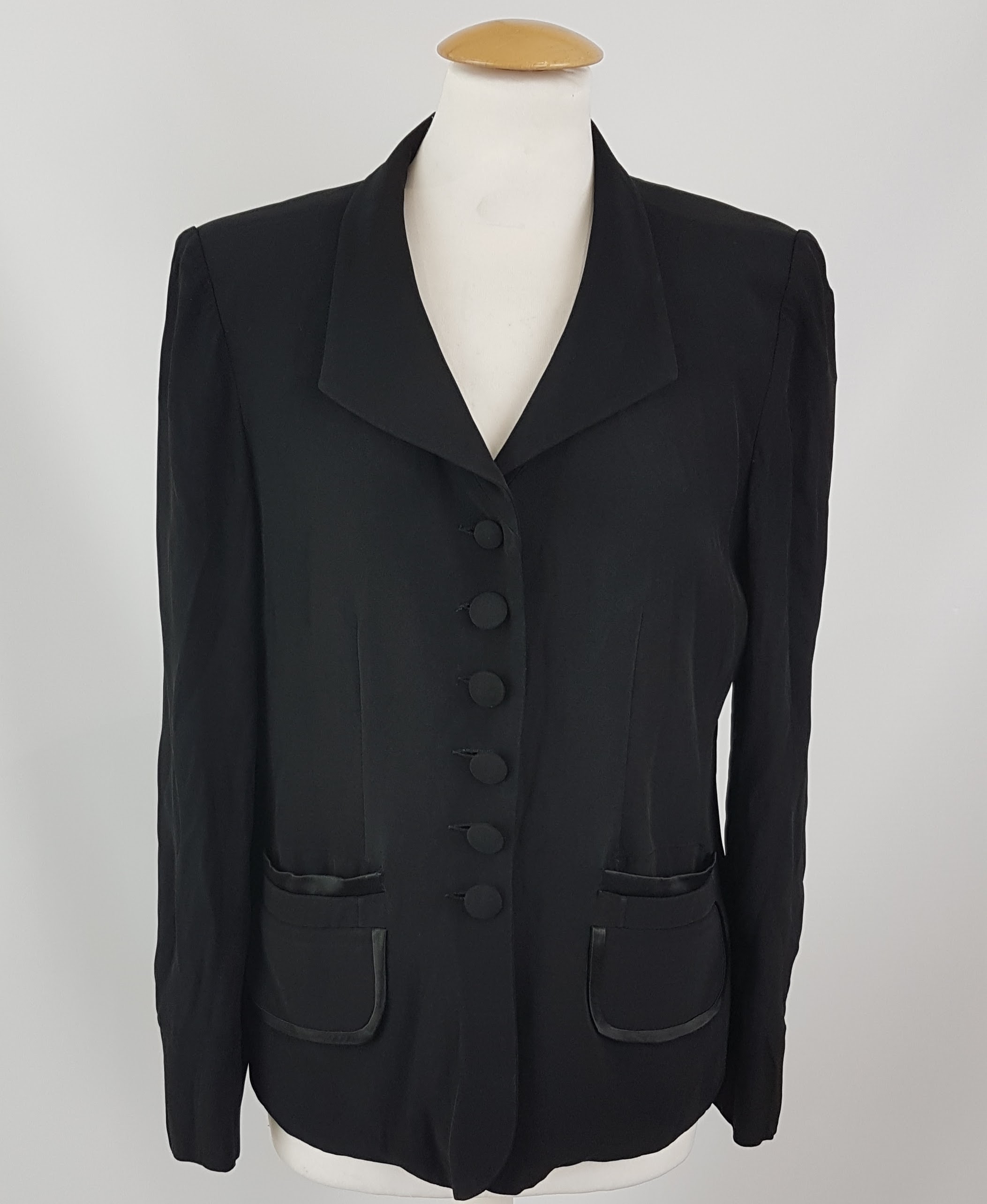 Acheter Veste noire - Sonia Rykiel - 42 Très bon état - 59,00 € Veste noire - Sonia Rykiel - 42 Très bon état - reconditionné disponible sur Label Emmaüs