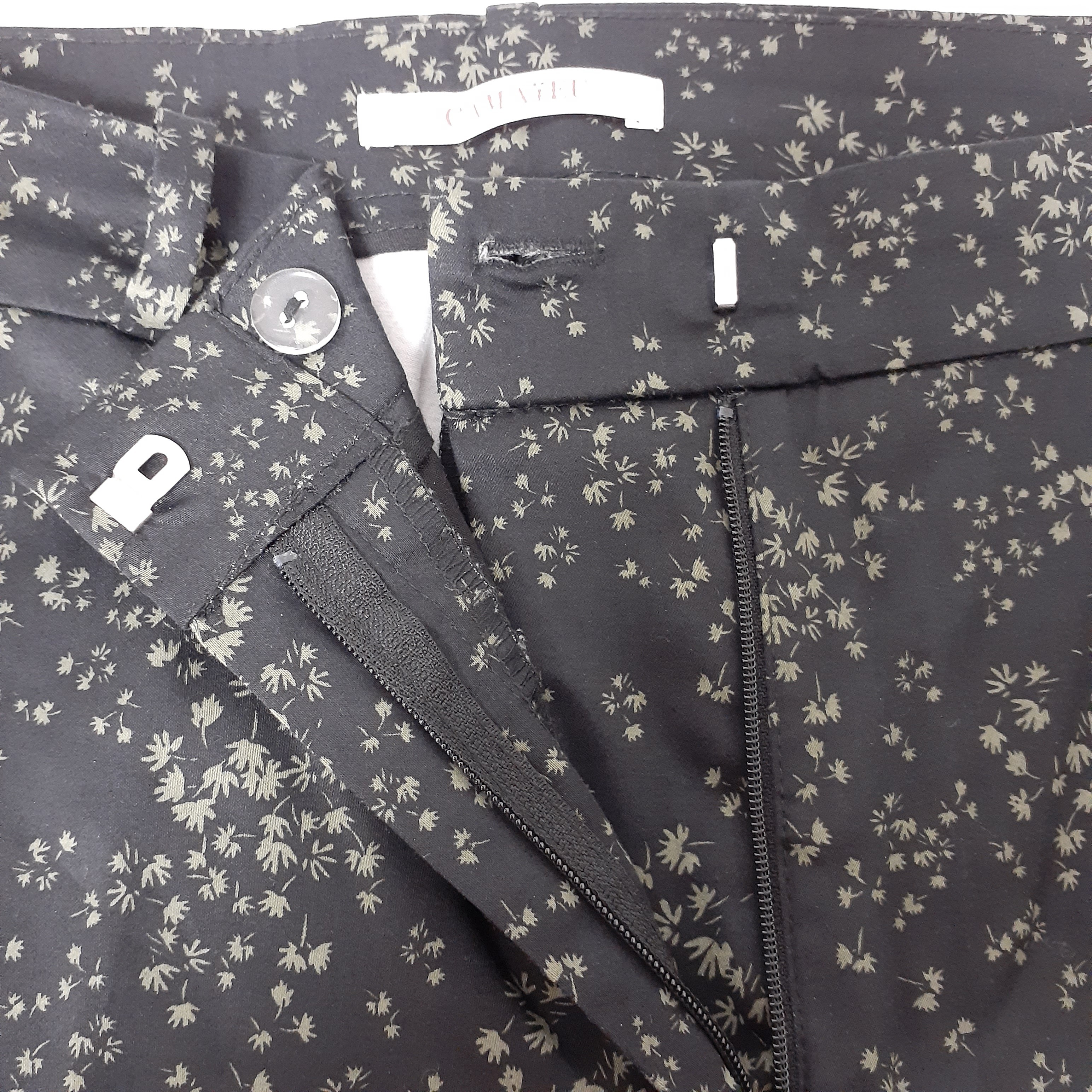 Pantalon cigarette 7/8 noir à motif T42 Comme neuf - Vue 6 - 