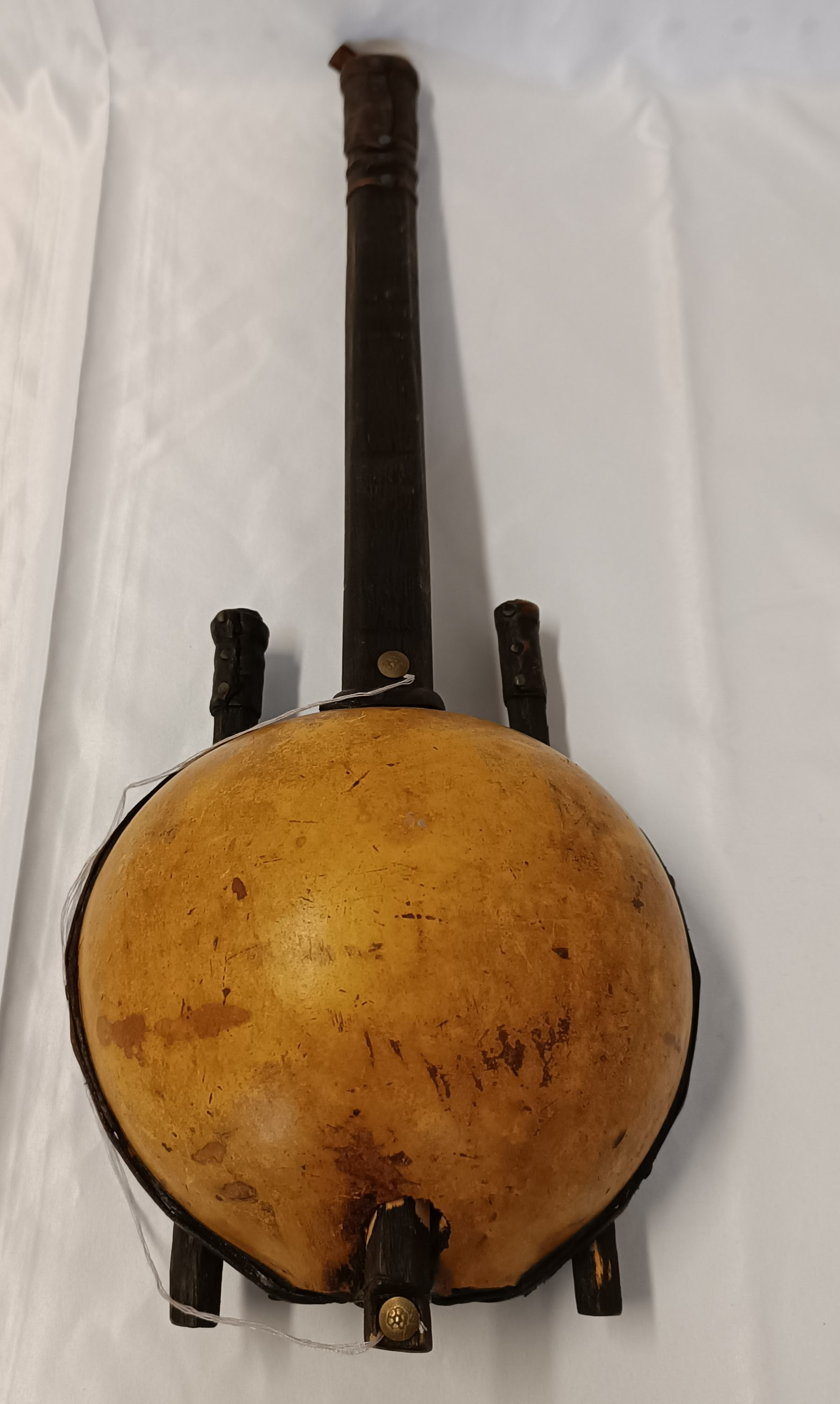 Voir photo 3 de Guitare africaine Guitare africaine - Vue 3 -