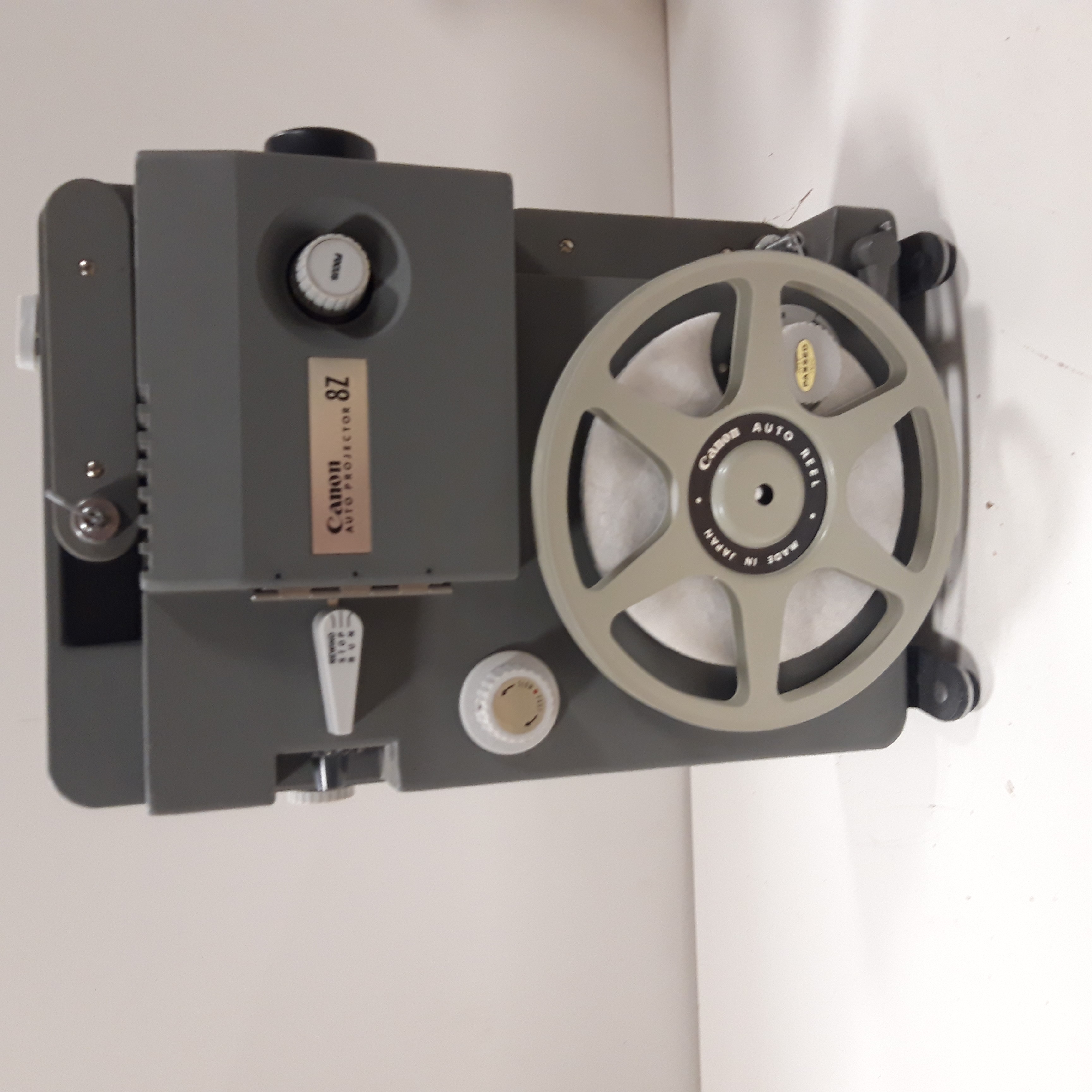 Auto Projecteur Canon 82, Année 63,  État correct - Vue 3 - 