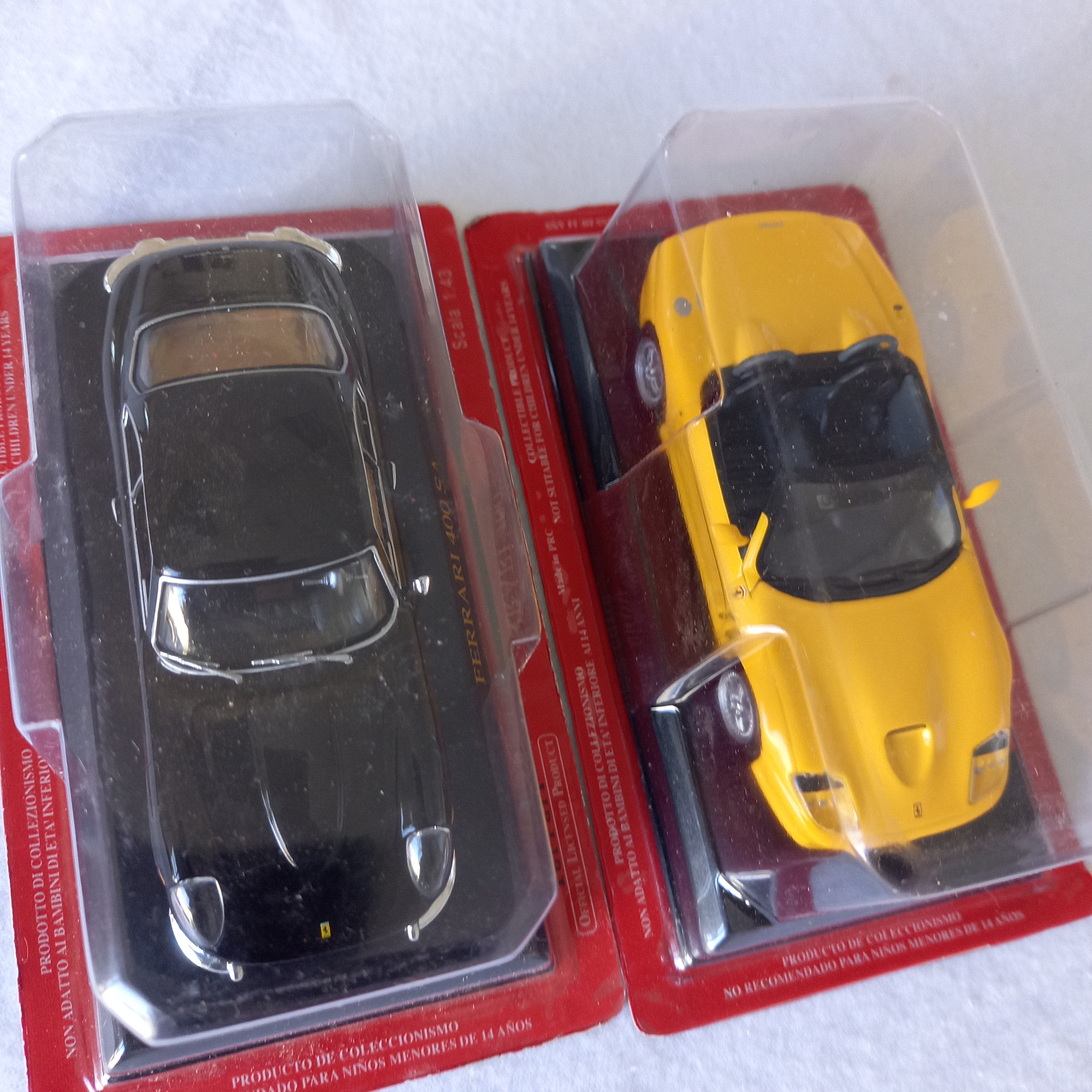 Deux voitures miniatures Collection Ferrari Comme neuf - Vue 4 - 