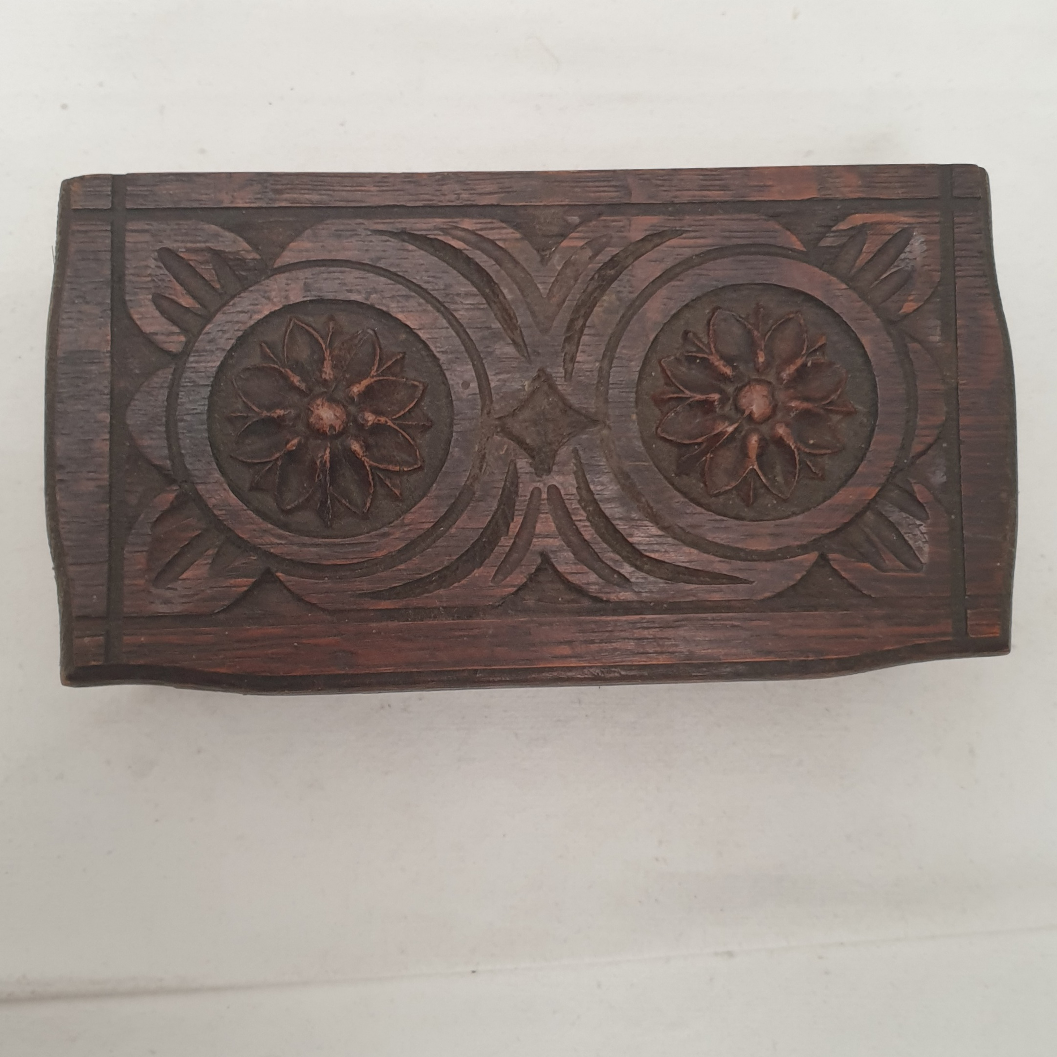 boite en bois taillé vintage  - Photo 1