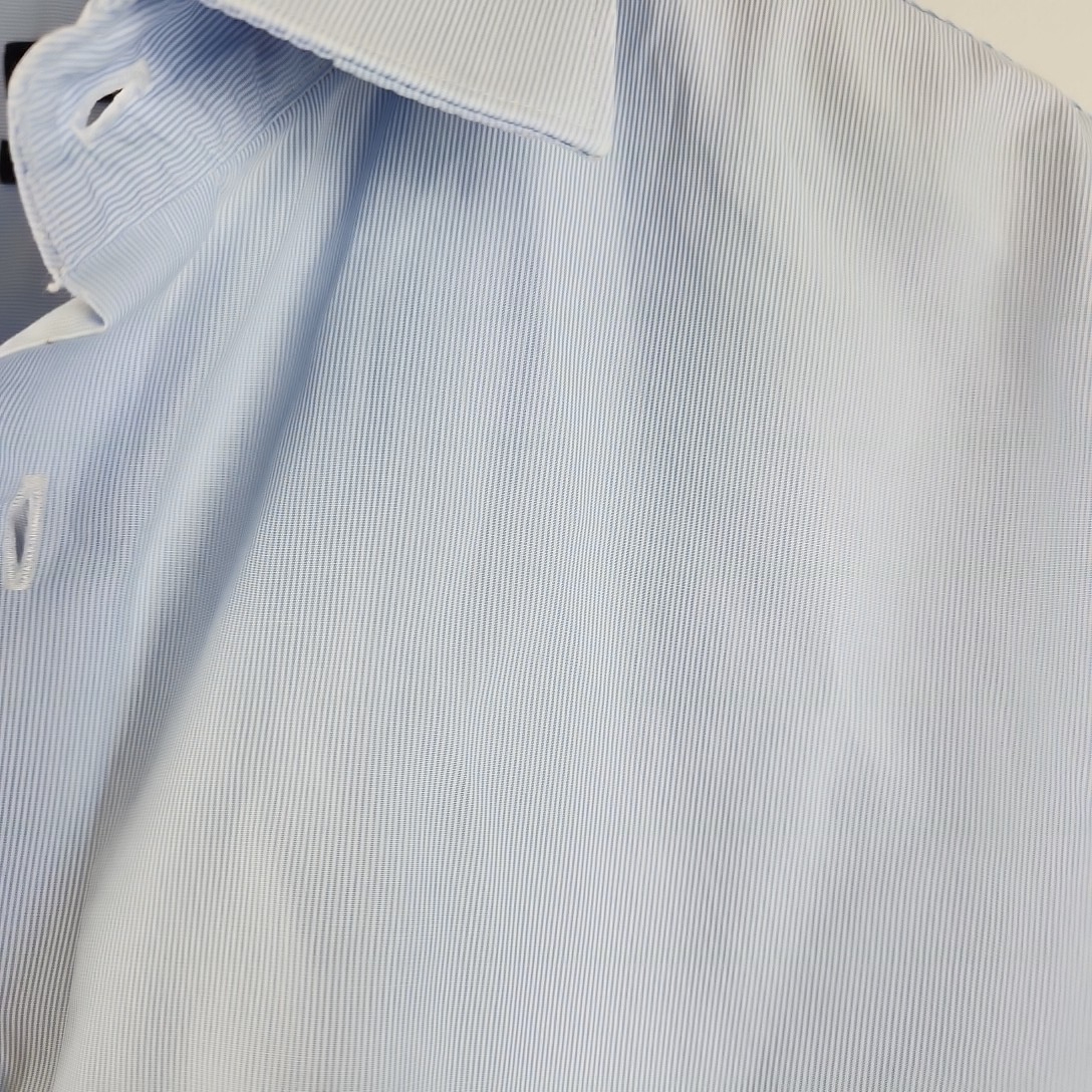Voir photo 2 de Burton - chemise blanche en coton - Taille 43/44 XL ( estimée) Burton - chemise blanche en coton - Taille 43/44 XL ( estimée) Très bon état - Vue 2 -