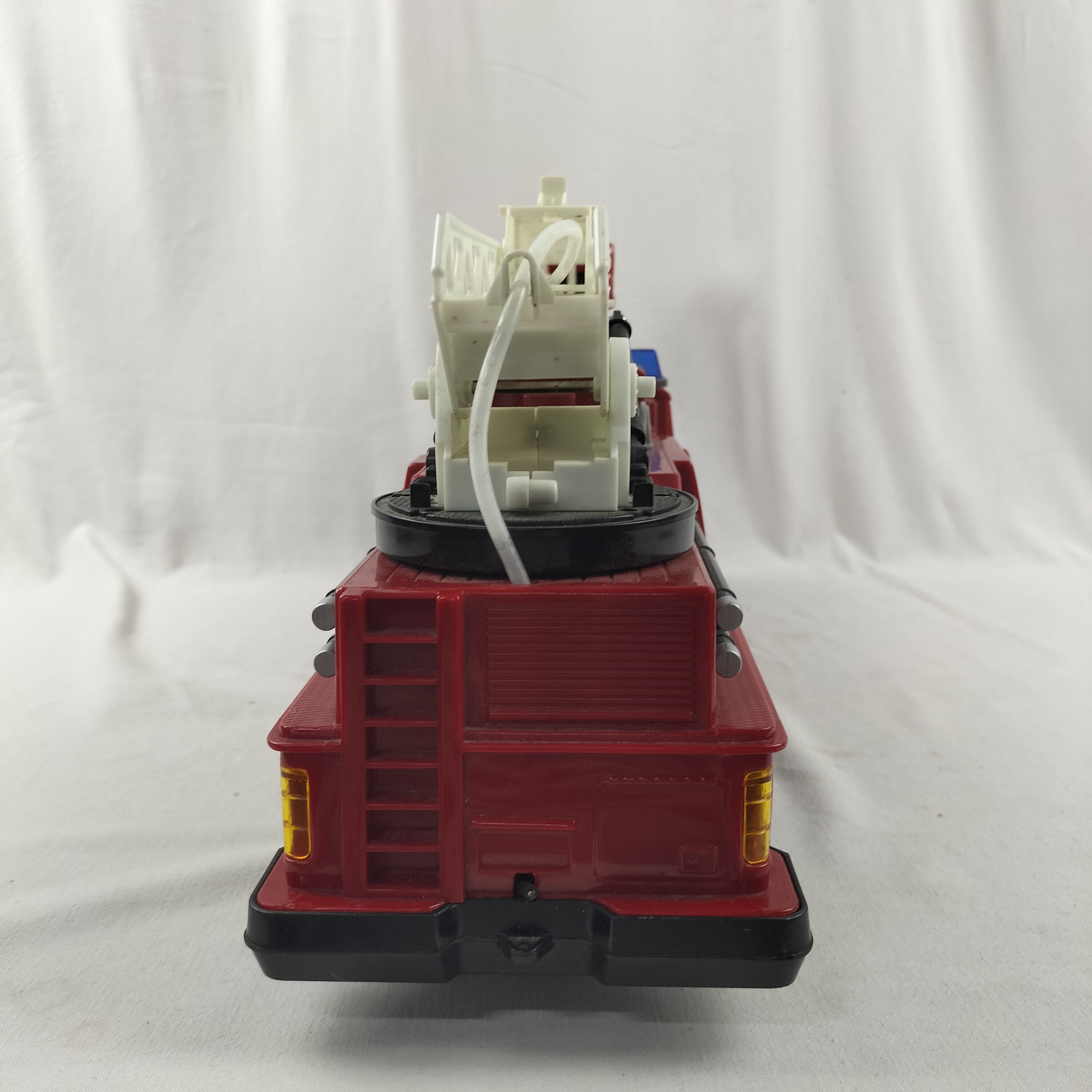 Jouet camion de pompier miniature décoratif (testé non fonctionnel)  - Vue 11 - 