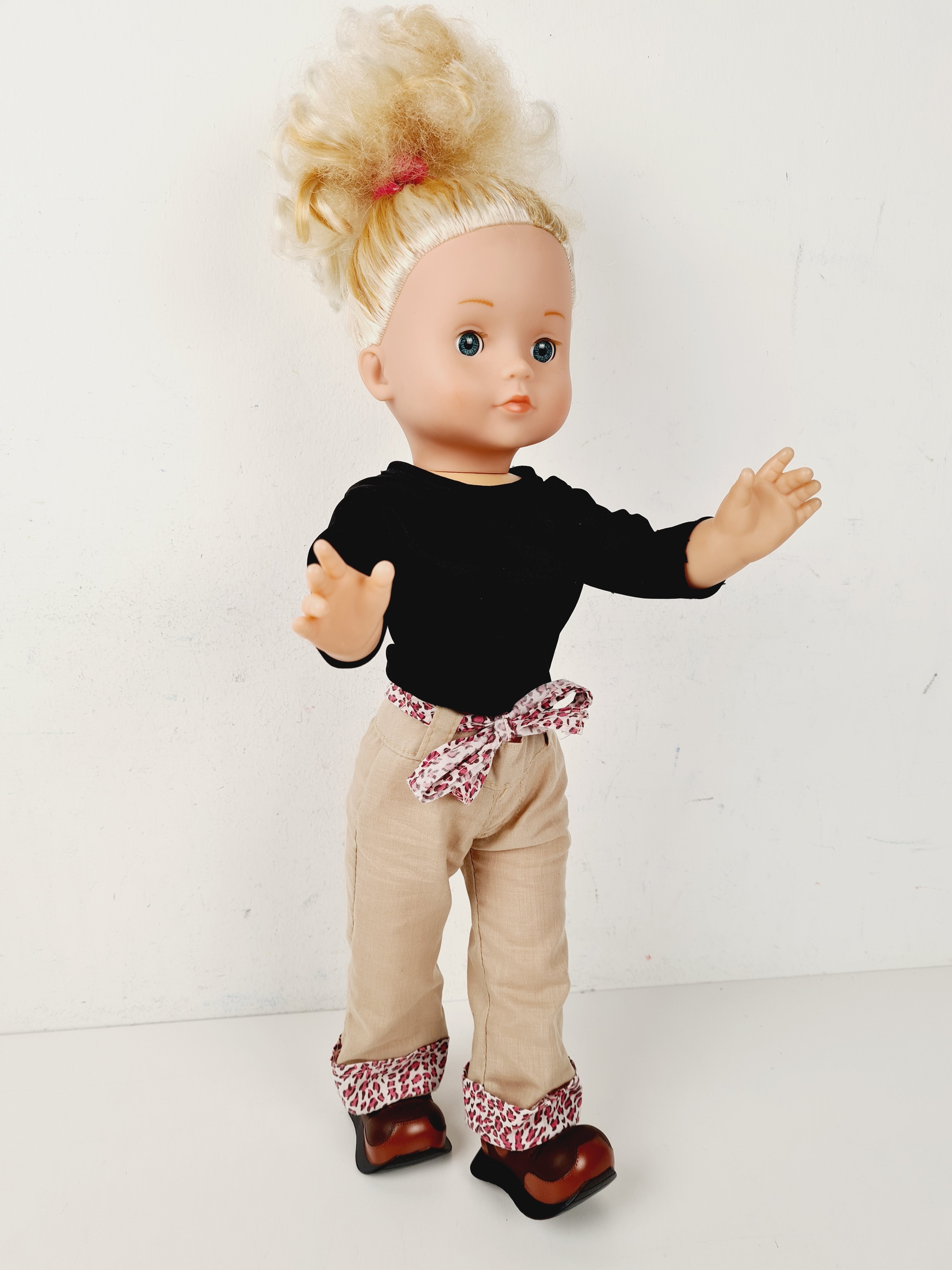Poupée - Poupée blonde aux yeux bleus - 48 cm - Photo 1