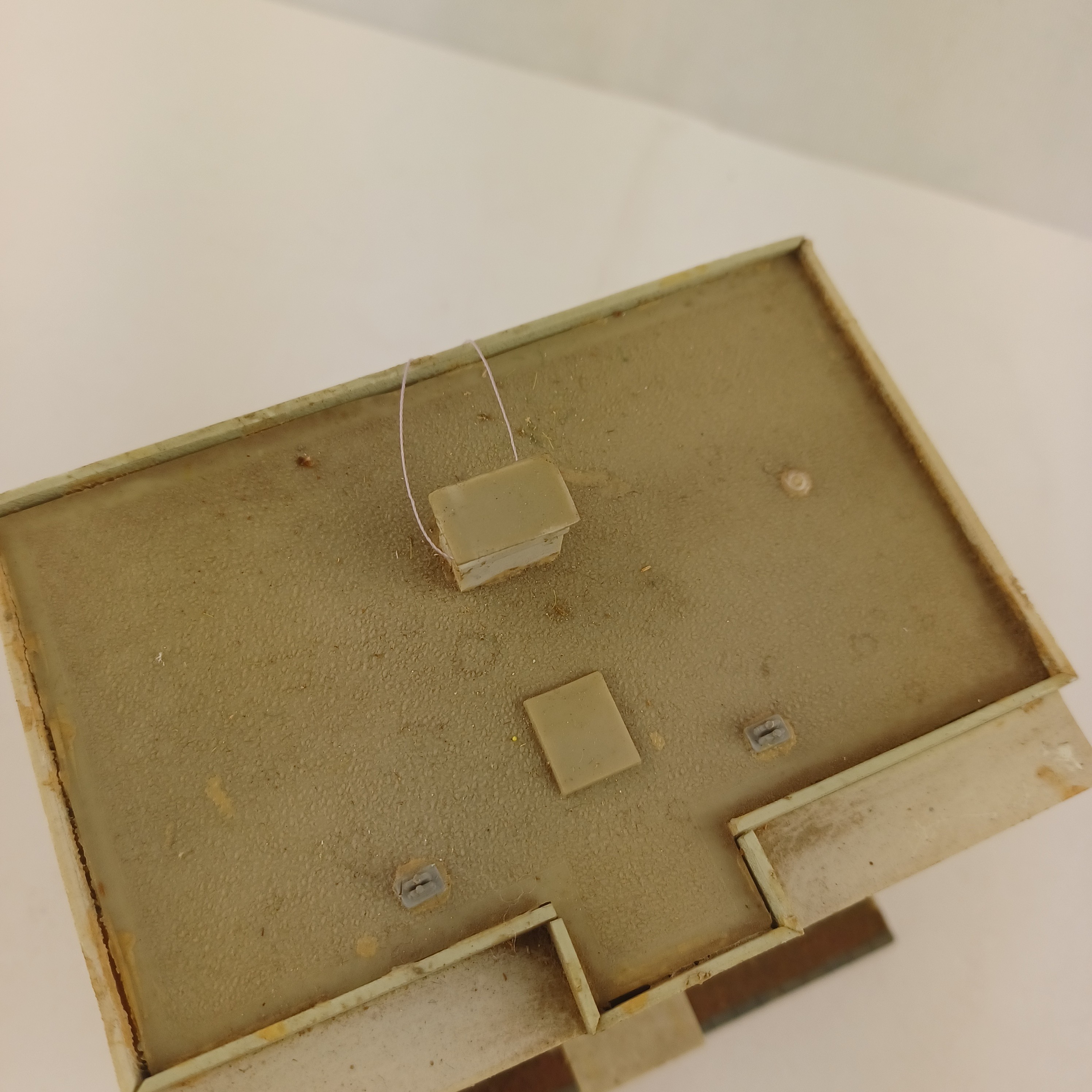 Maquette de modélisme d'un immeuble à 3 étages de 11x12x10 cm Très bon état - Vue 7 - 
