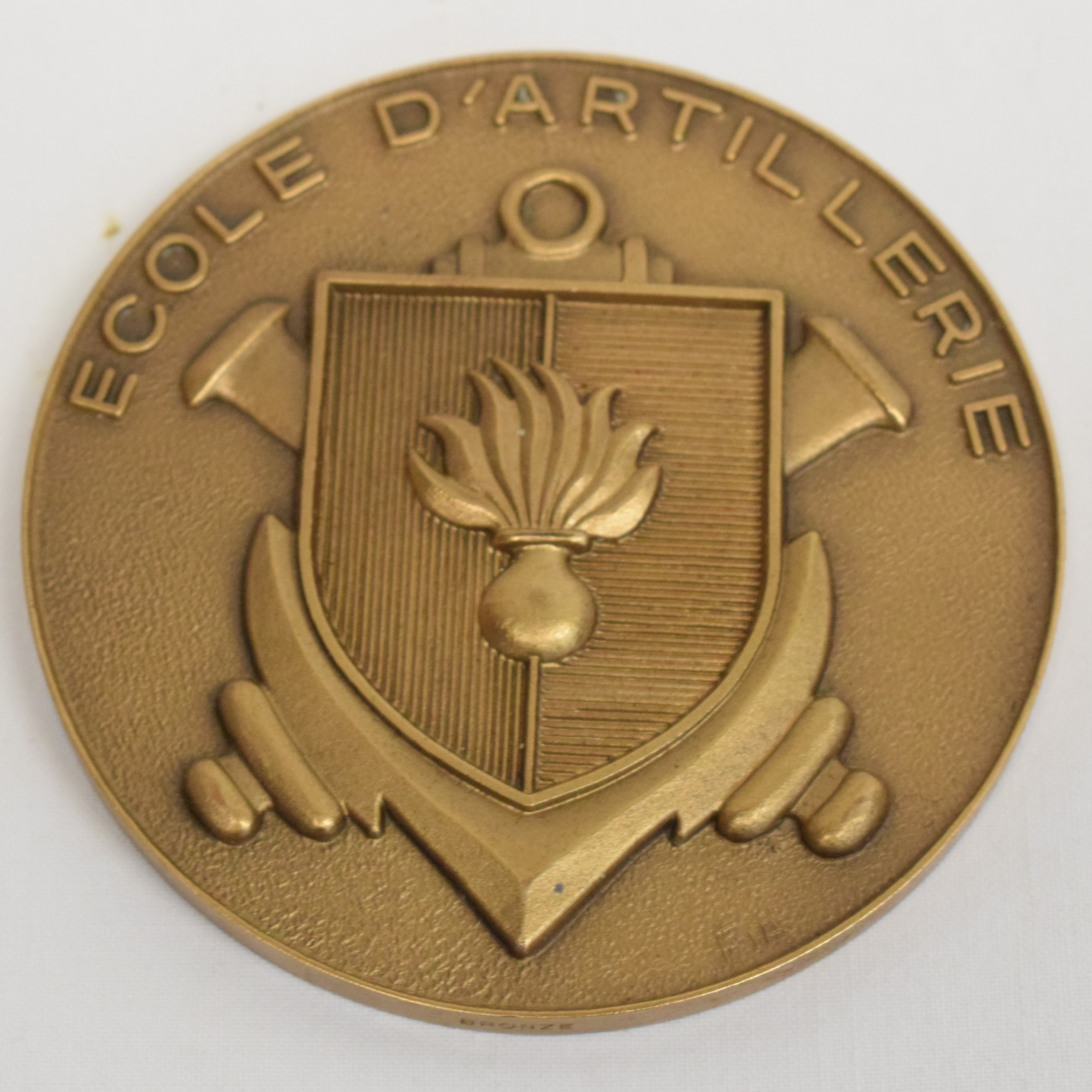 Petite médaille de table en bronze aux armes de l'école d'artillerie  - Photo 0