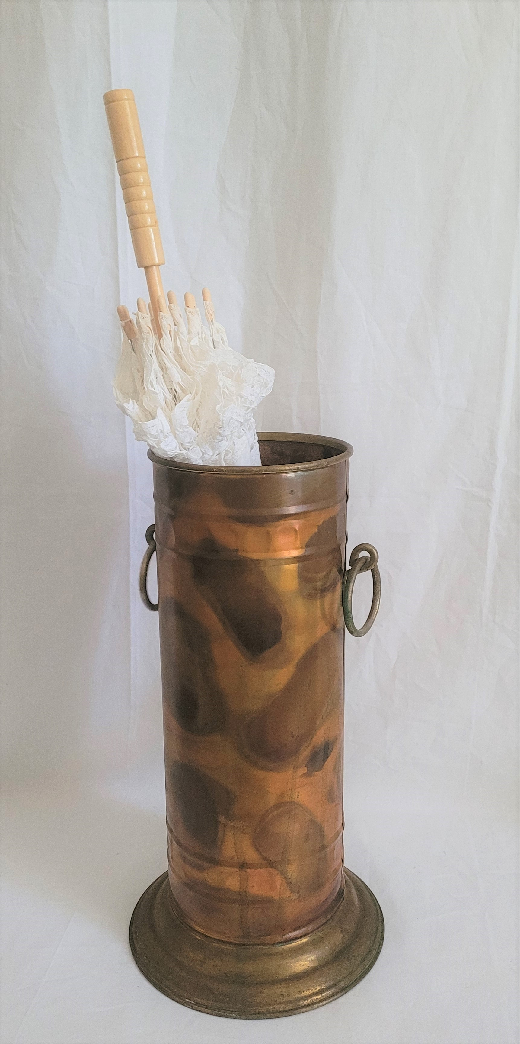 Porte parapluie rond en cuivre et laiton - Bon état - Photo 2