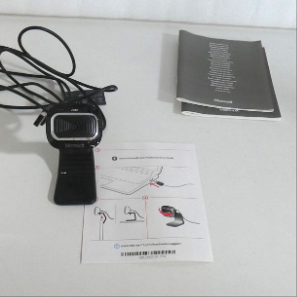 Voir photo 6 de WebCam LifeCam HD - 3000 Microsoft (boite d'origine) WebCam LifeCam HD - 3000 Microsoft (boite d'origine) Très bon état - Vue 6 -