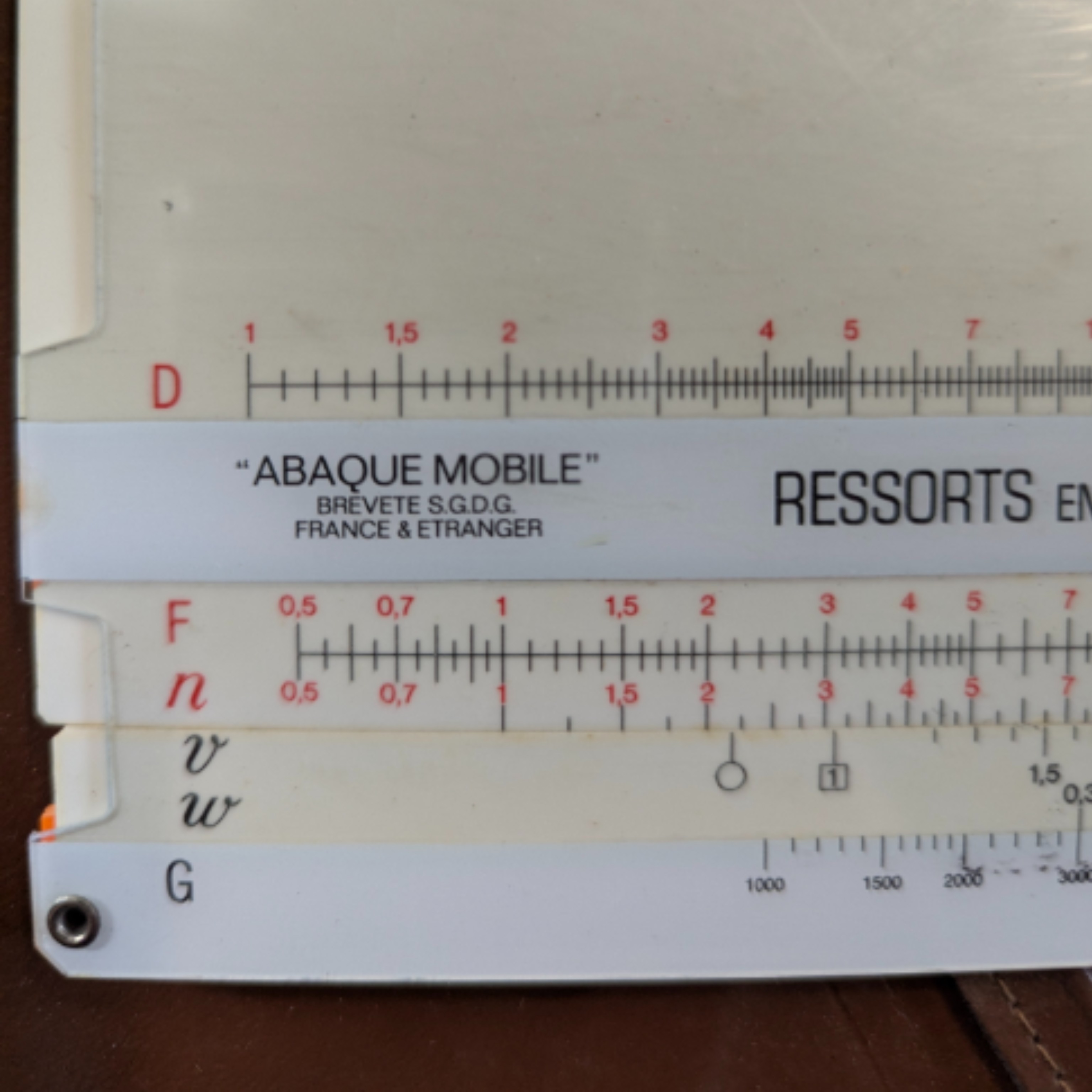 Abaque mobile breveté S.G.D.G. Ressorts en hélice cylindrique et conique pour compression ou traction, avec sa pochette - Très bon état - Photo 3