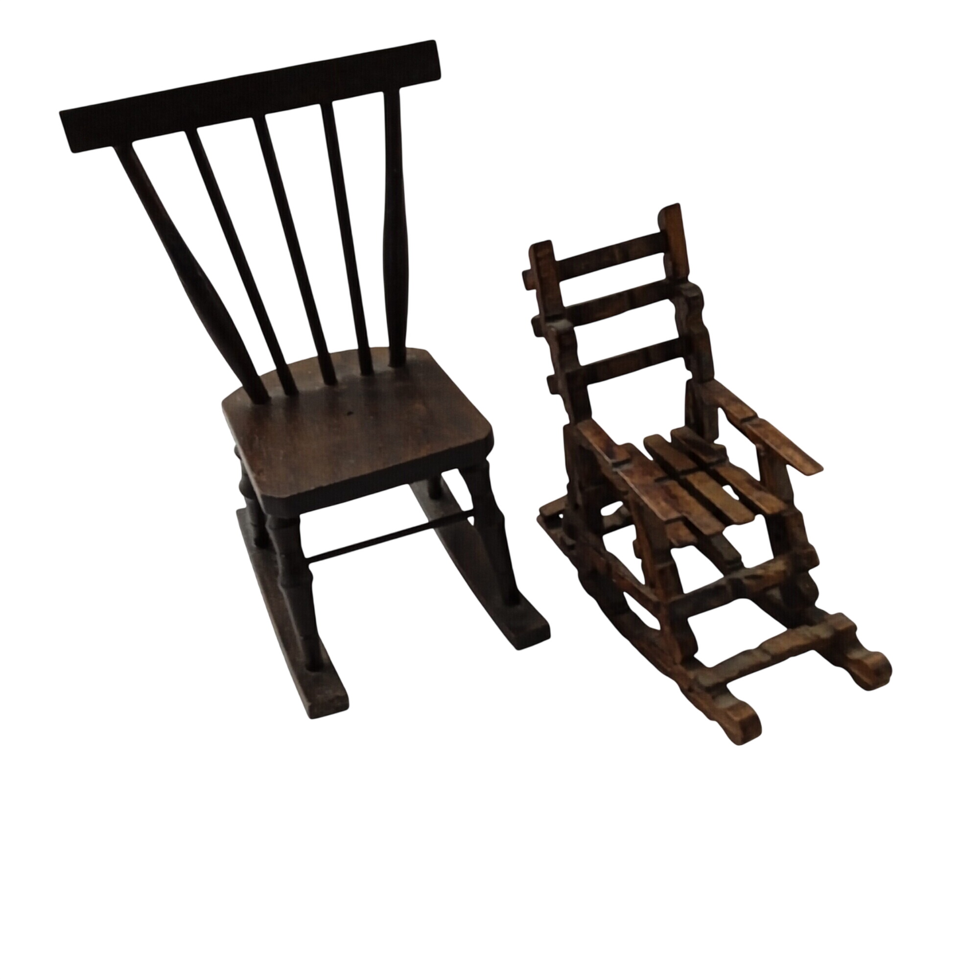 Acheter Lot de 2 mini chaises vintage en bois 16 et 22 cm Bon état - 12,80 € Lot de 2 mini chaises vintage en bois 16 et 22 cm Bon état - reconditionné disponible sur Label Emmaüs