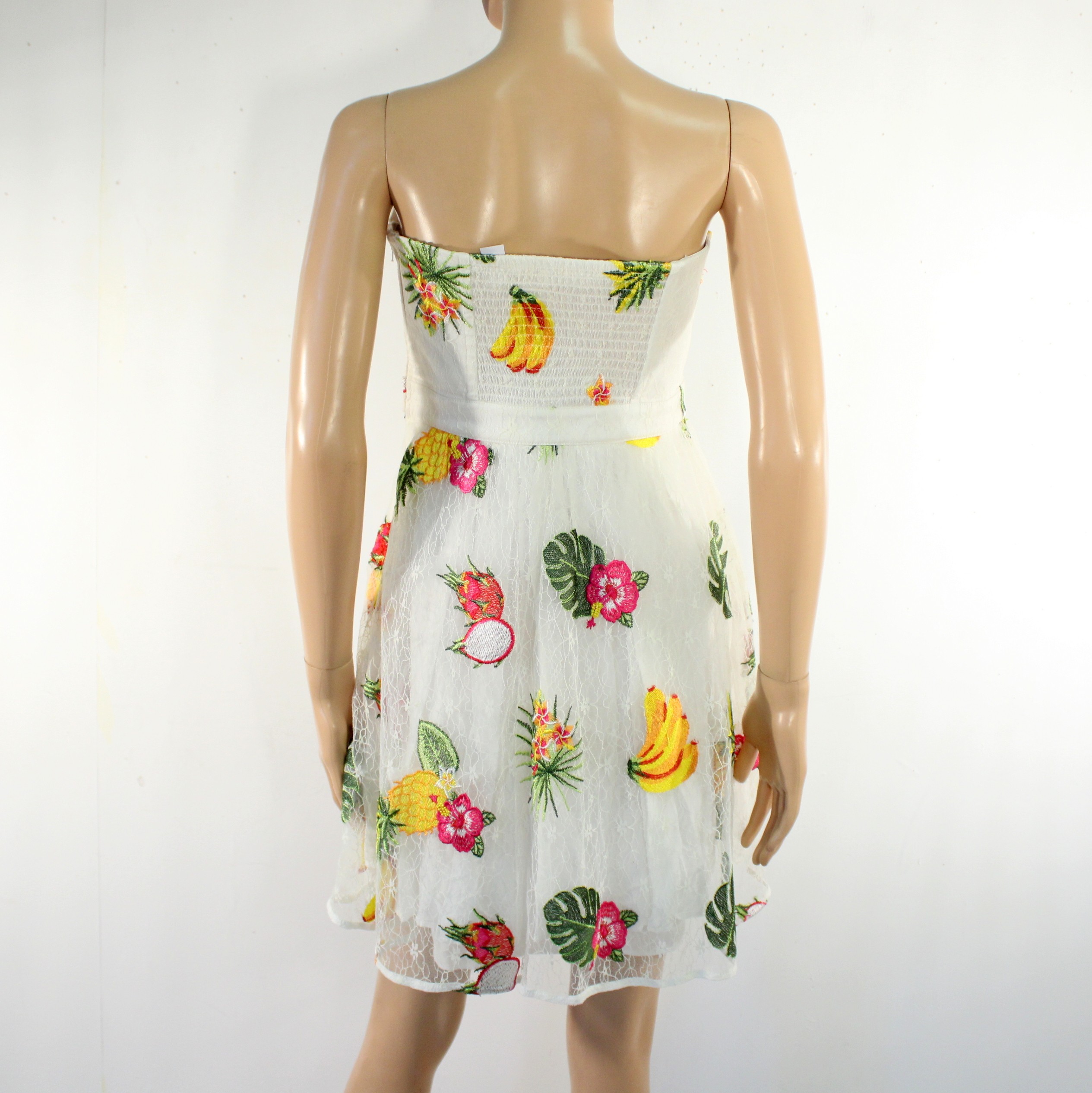 Robe Blanche Brodée NAF NAF Taille 38  - Vue 3 - 
