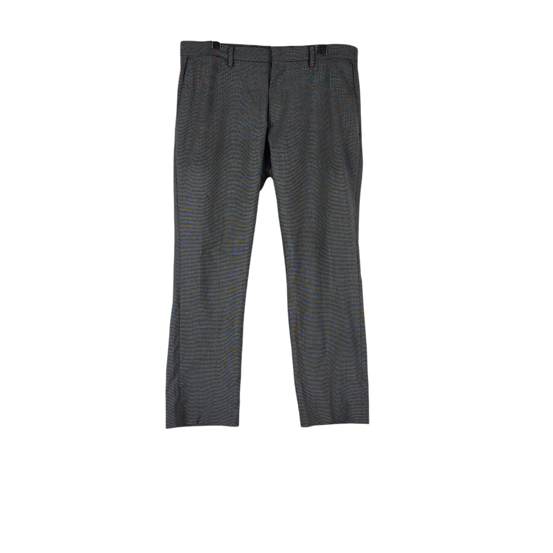 Acheter Celio - Pantalon gris en coton - Taille 42/44 - Longueur= 91 cm Très bon état - 15,00 € Celio - Pantalon gris en coton - Taille 42/44 - Longueur= 91 cm Très bon état - reconditionné disponible sur Label Emmaüs