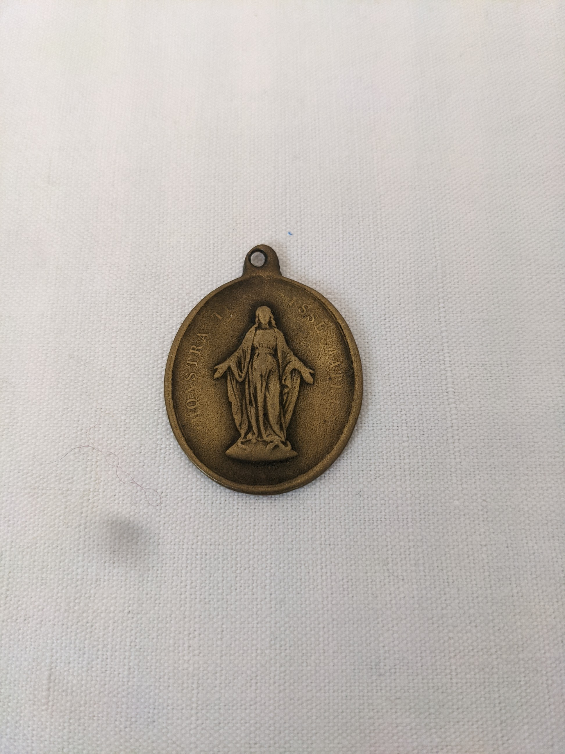 Médaille Vierge à l'enfant étoilée ajourée - Or jaune 9ct