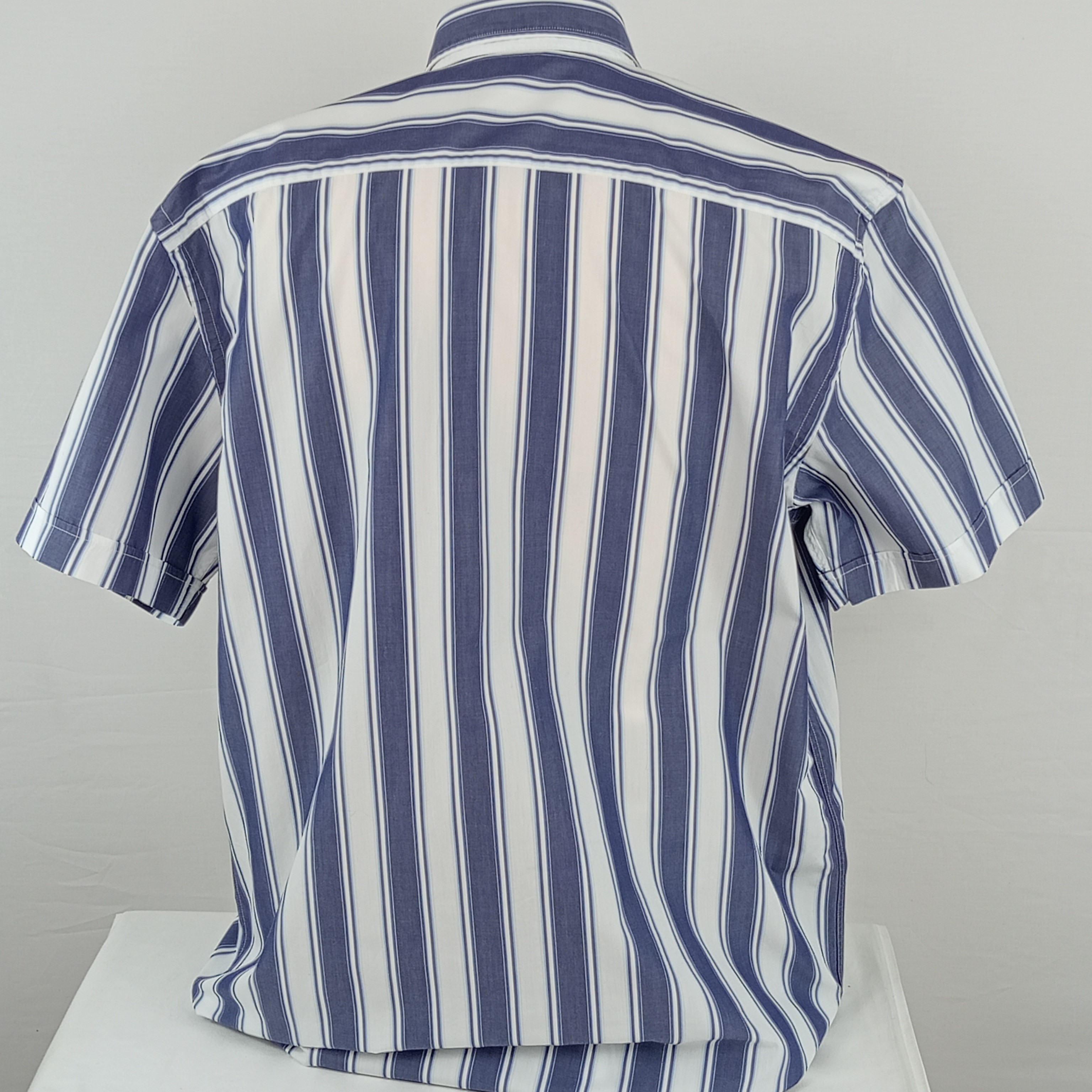 Chemise homme à rayures de la marque Pierre Cardin col classique manches courtes de couleur bleu marine taille XL (44) - Photo 1