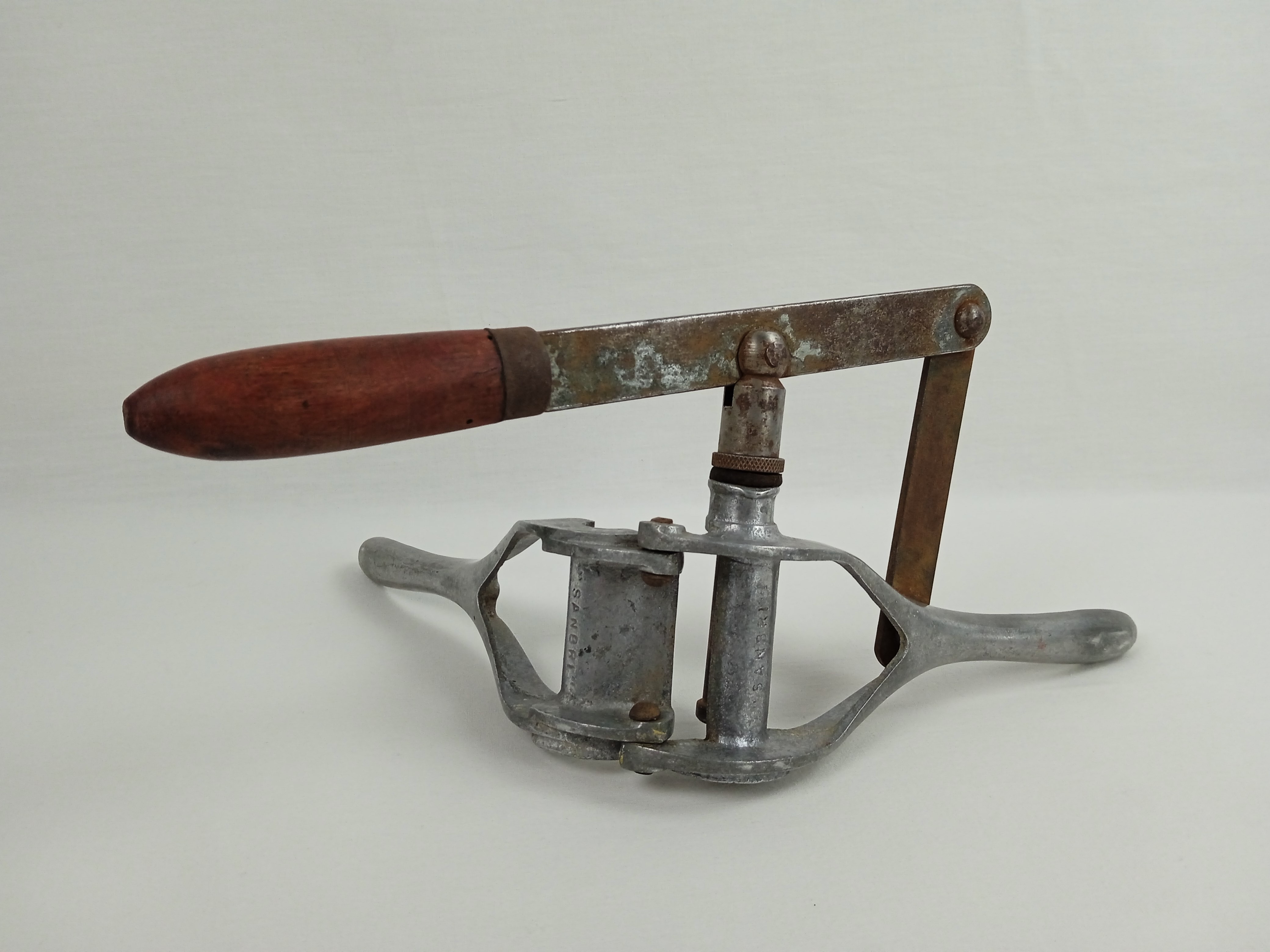 ANCIENNE BOUCHONNEUSE EN laiton EUR 15,00 - FR
